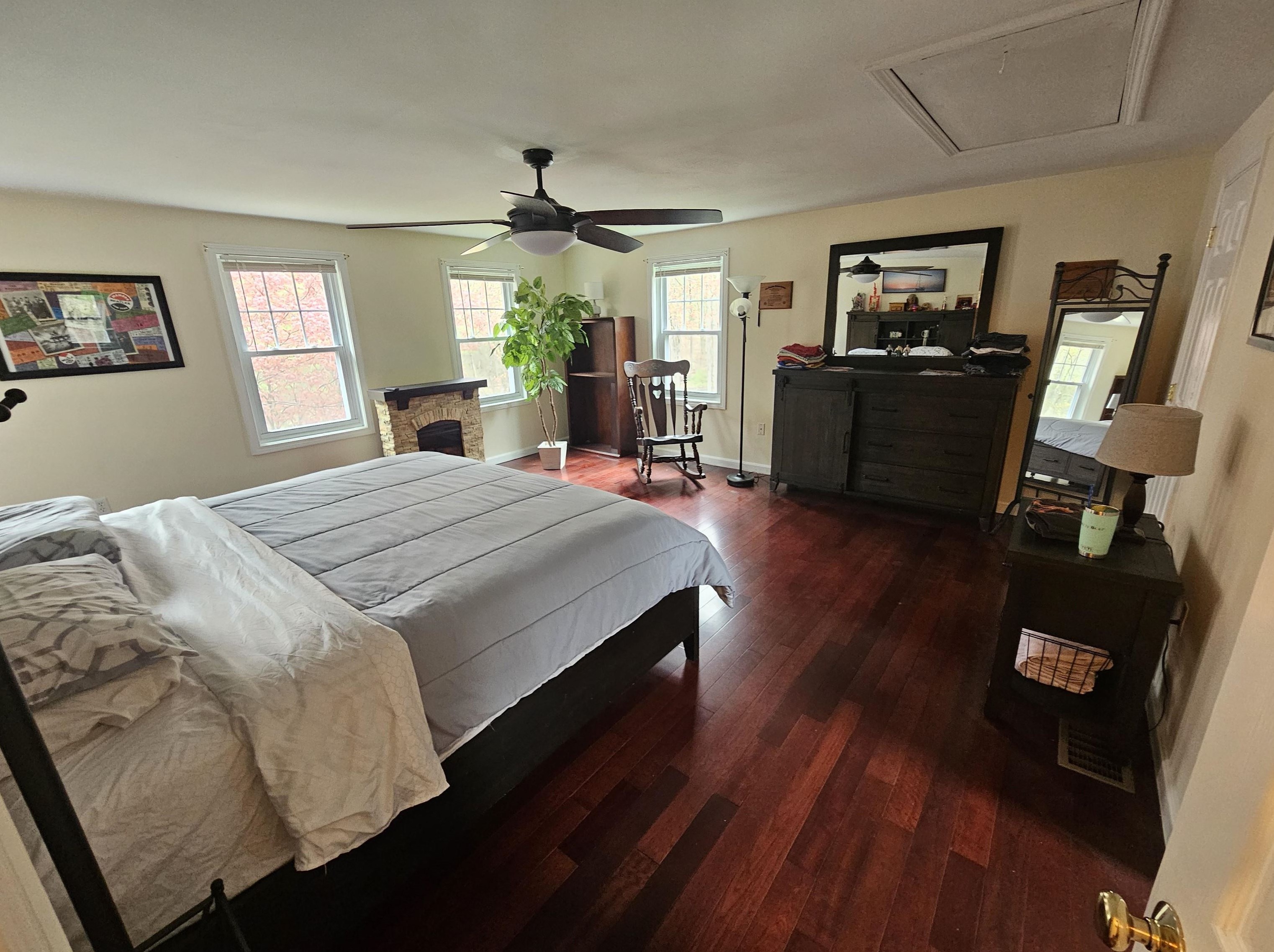 68 Naticook Rd, Merrimack NH  03054-4219 exterior