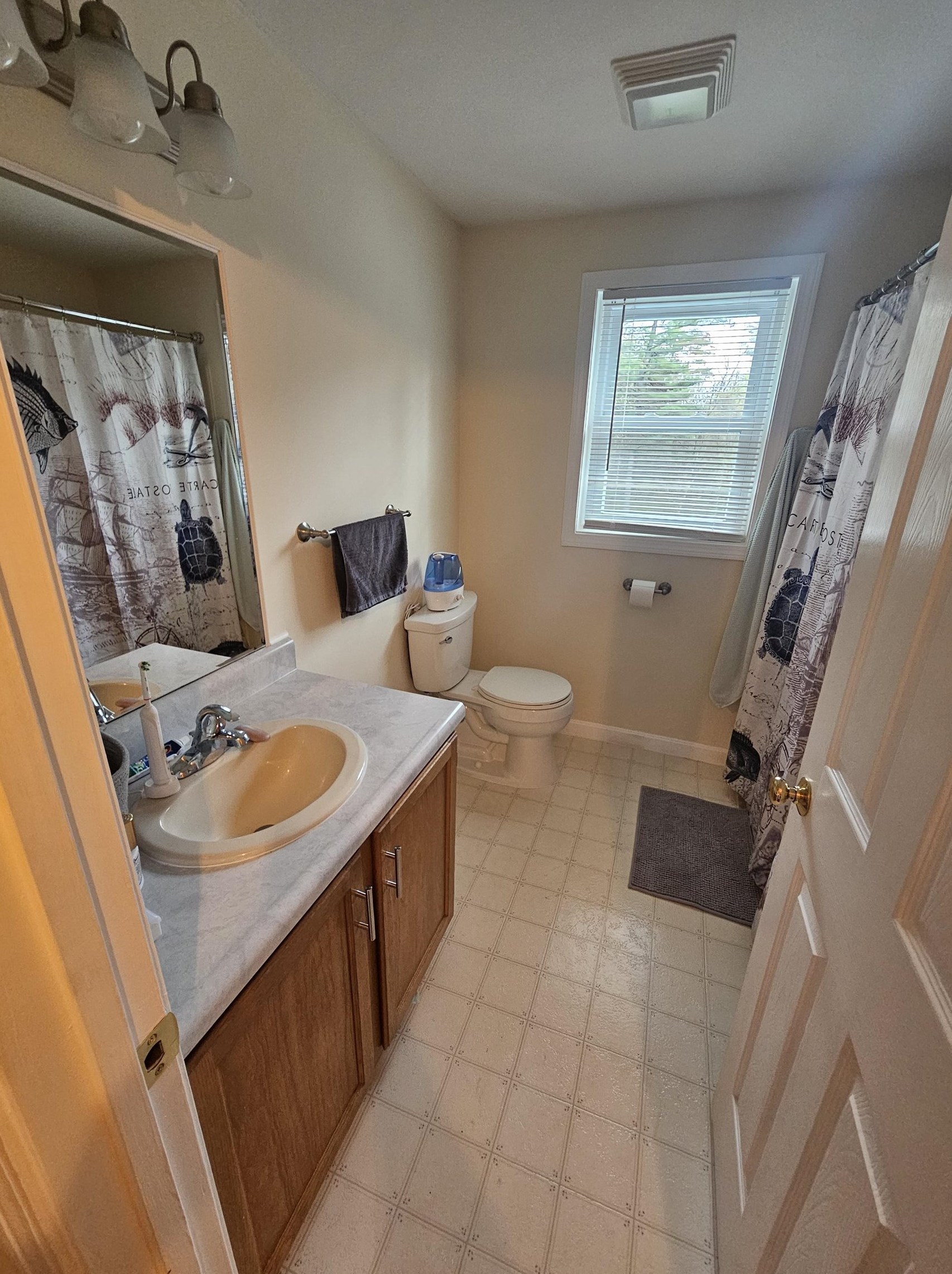 68 Naticook Rd, Merrimack NH  03054-4219 exterior