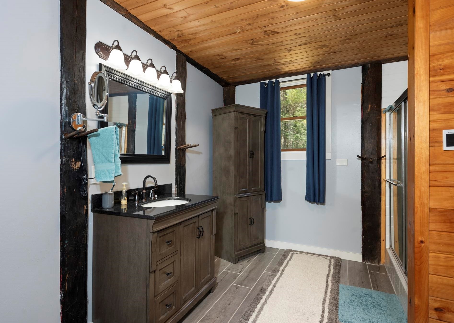 306 Berry Rd, Bridgewater NH 03222-6807 exterior