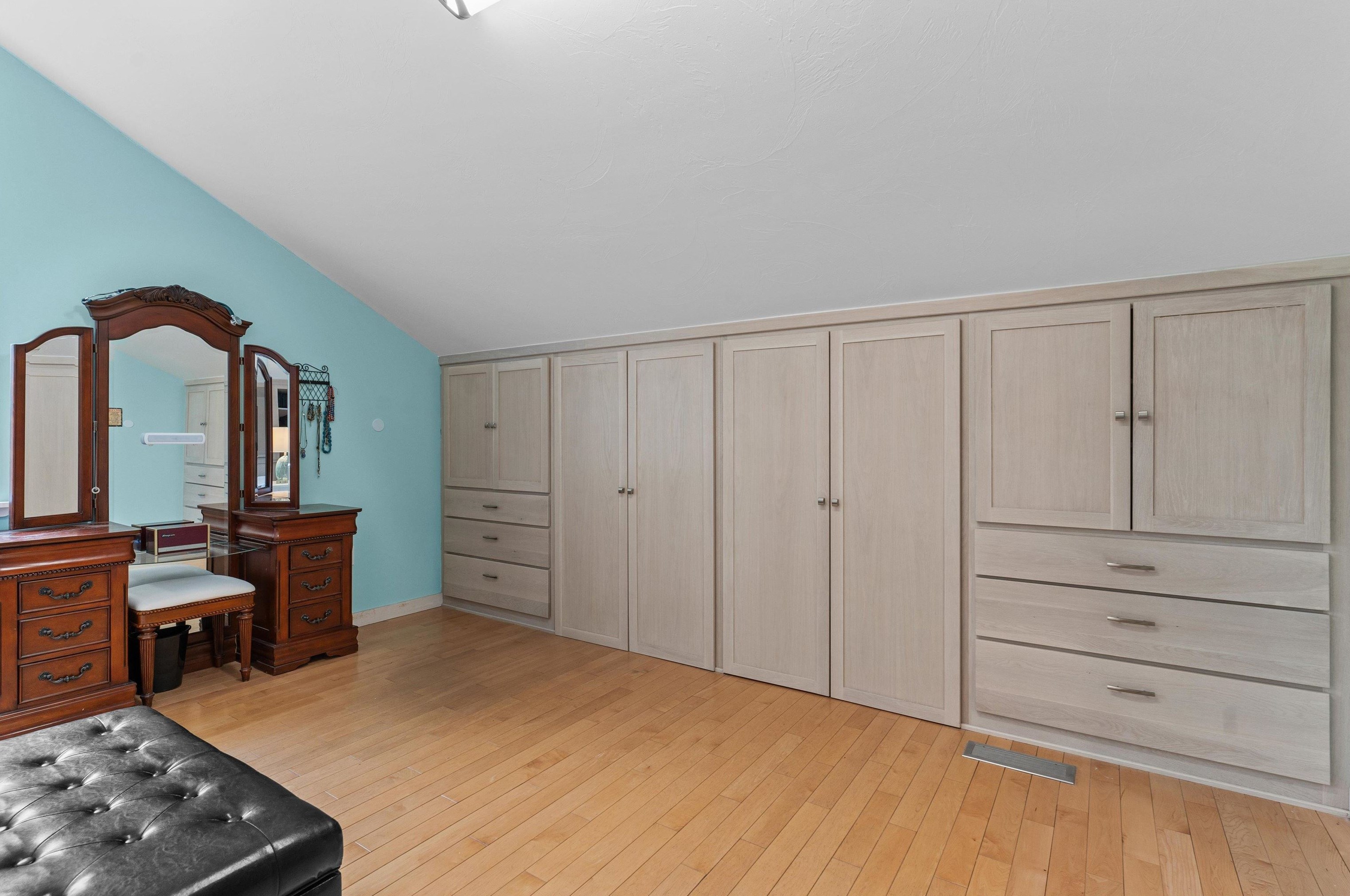 214 Long Pond Rd, Northwood NH  03261-3228 exterior