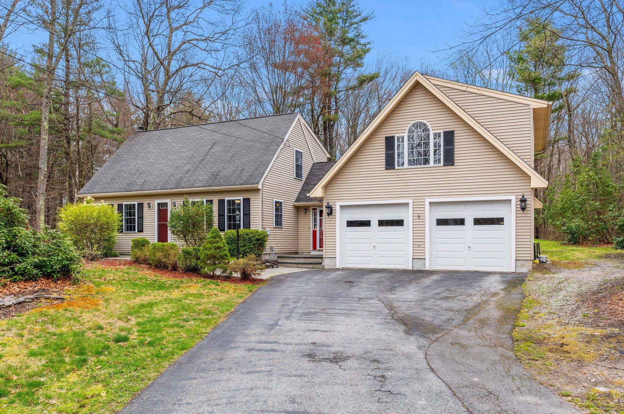 128 Leda Ave, Manchester NH  03104-4158 exterior