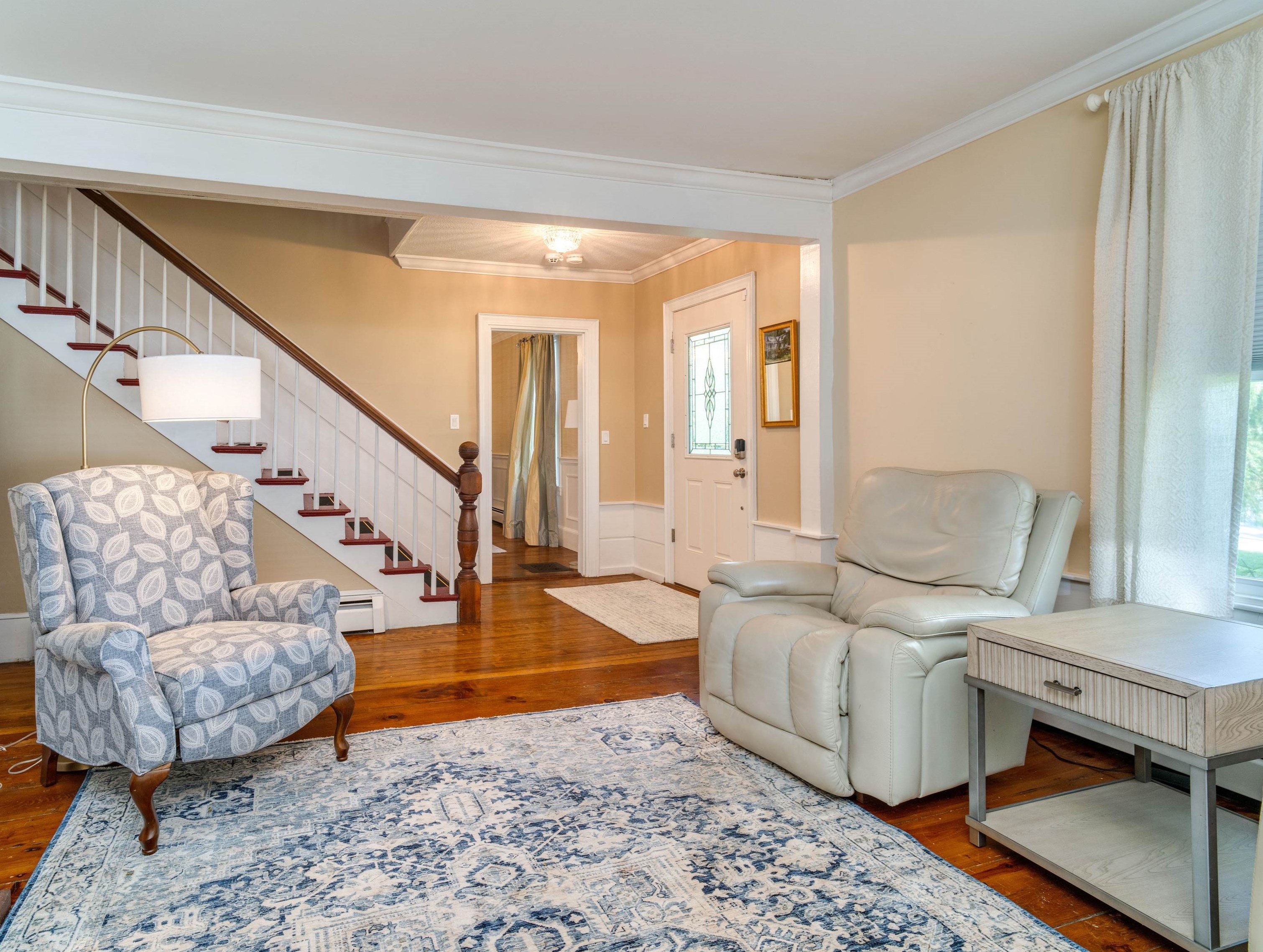 2 Emery Ln, Stratham NH  03885-2309 exterior