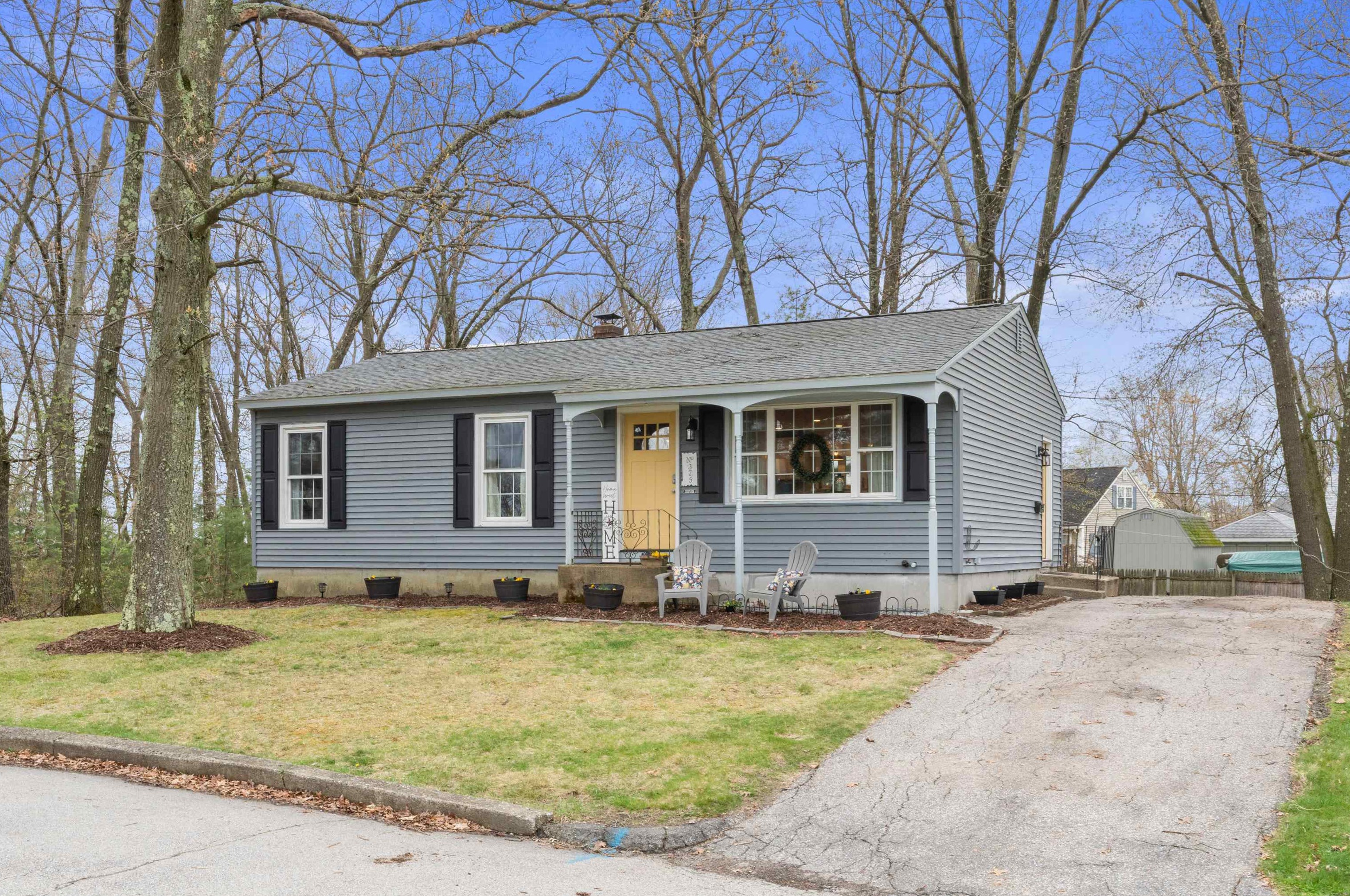 375 Medford St, Manchester NH  03109-4526 exterior