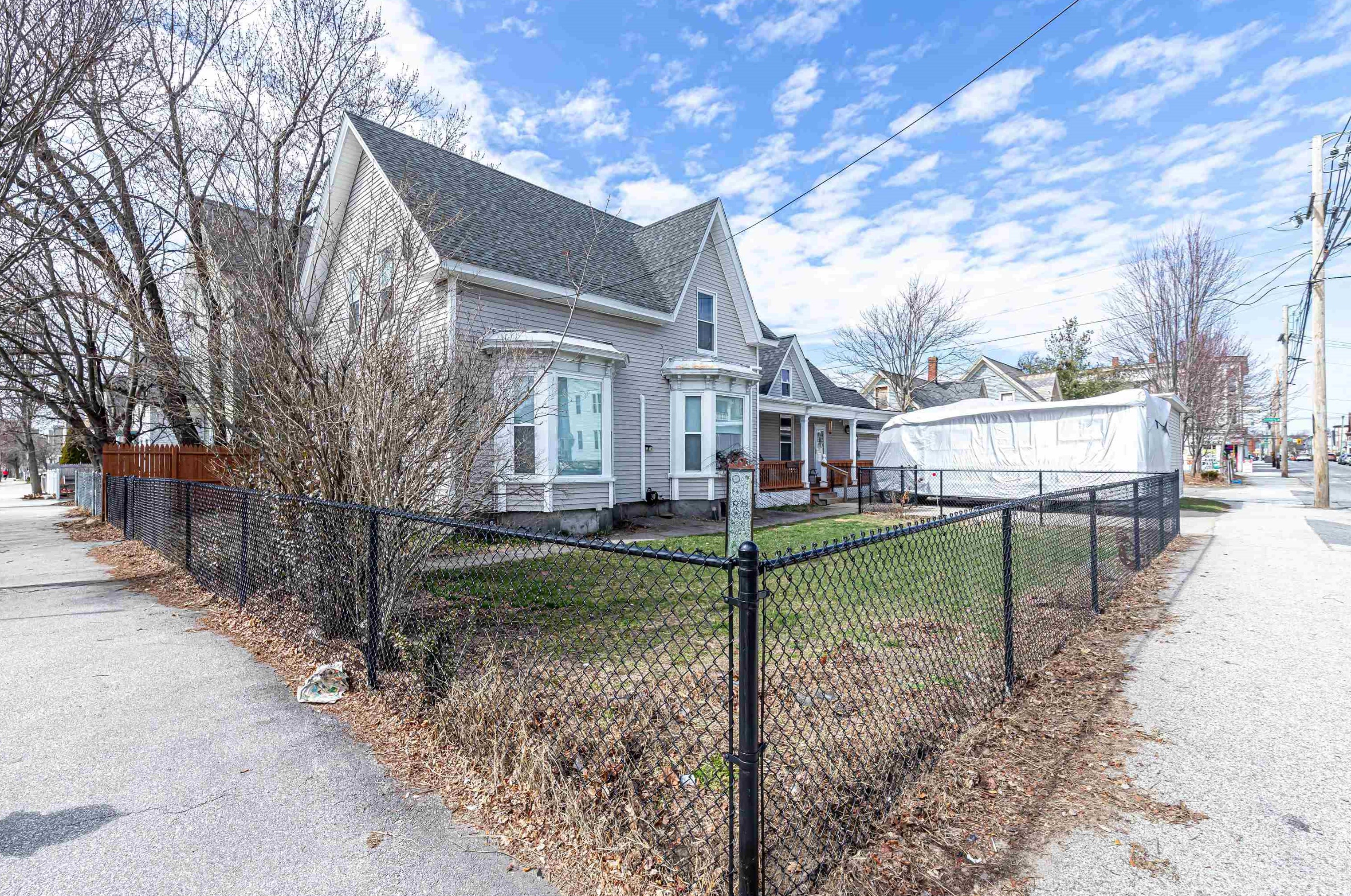 200 Laurel St, Manchester NH  03103-4740 exterior