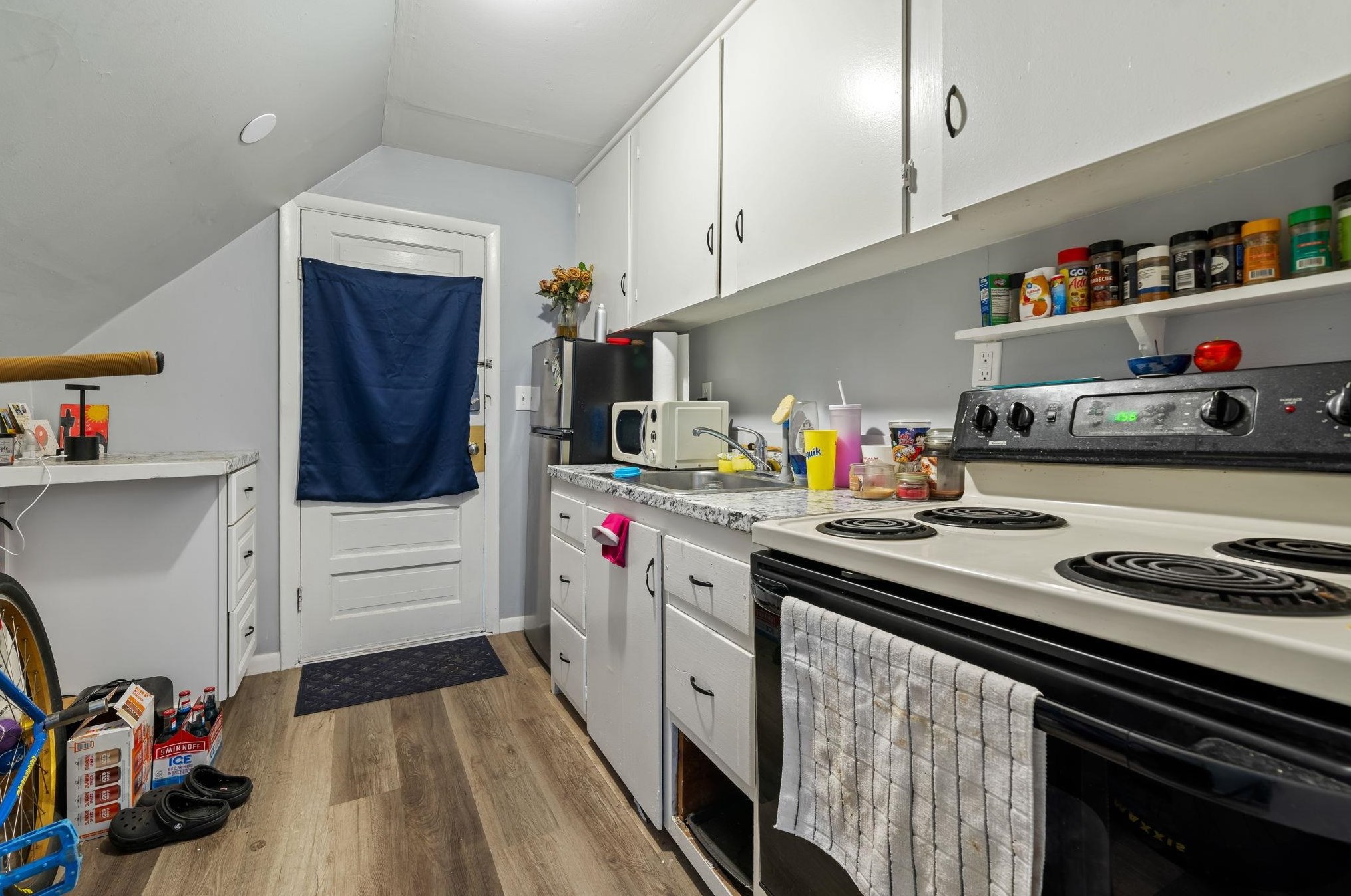 381 Merrimack St, Manchester NH 03103-4724 exterior