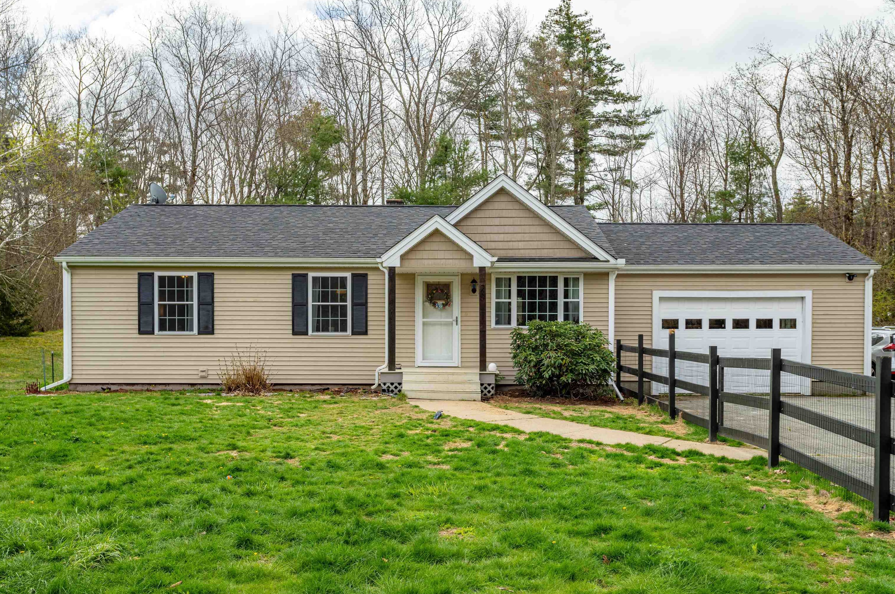 26 Hakala Dr, New Ipswich NH  03071-4013 exterior