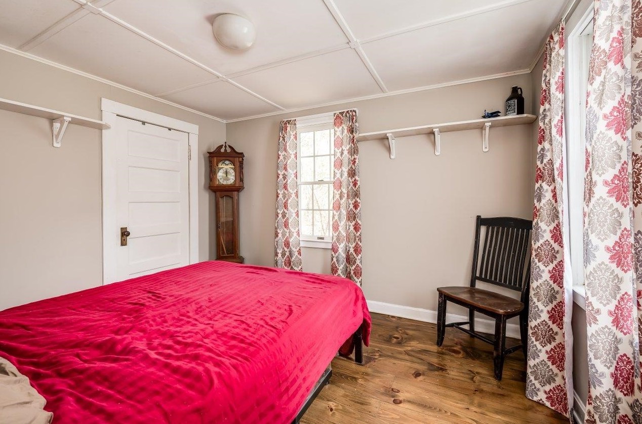 189 Nottingham Sq Rd, Epping NH  03042-1813 exterior