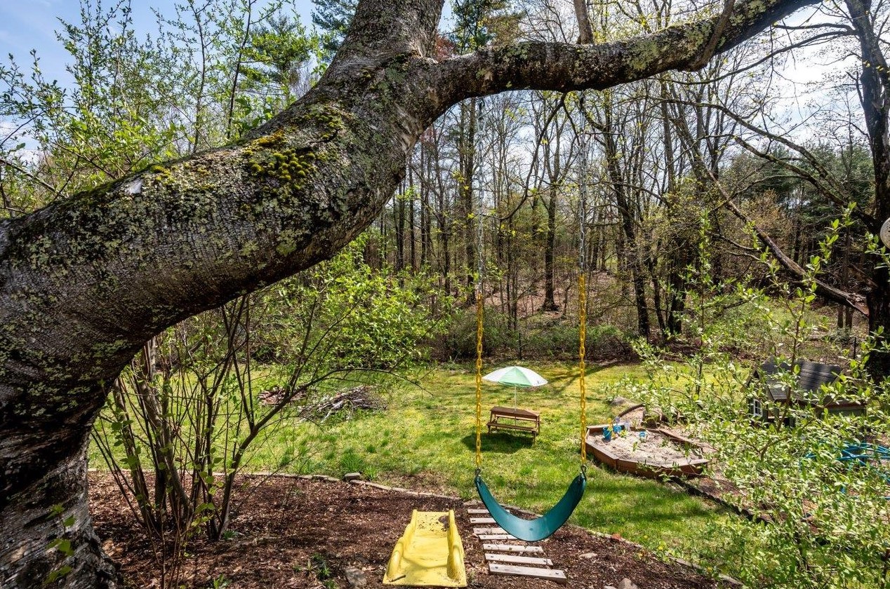 189 Nottingham Sq Rd, Epping NH  03042-1813 exterior