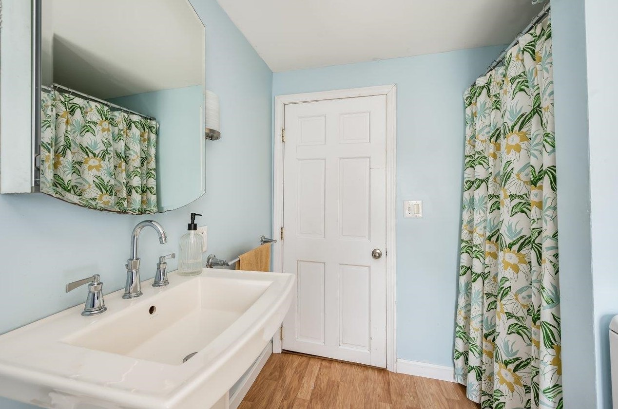 189 Nottingham Sq Rd, Epping NH  03042-1813 exterior