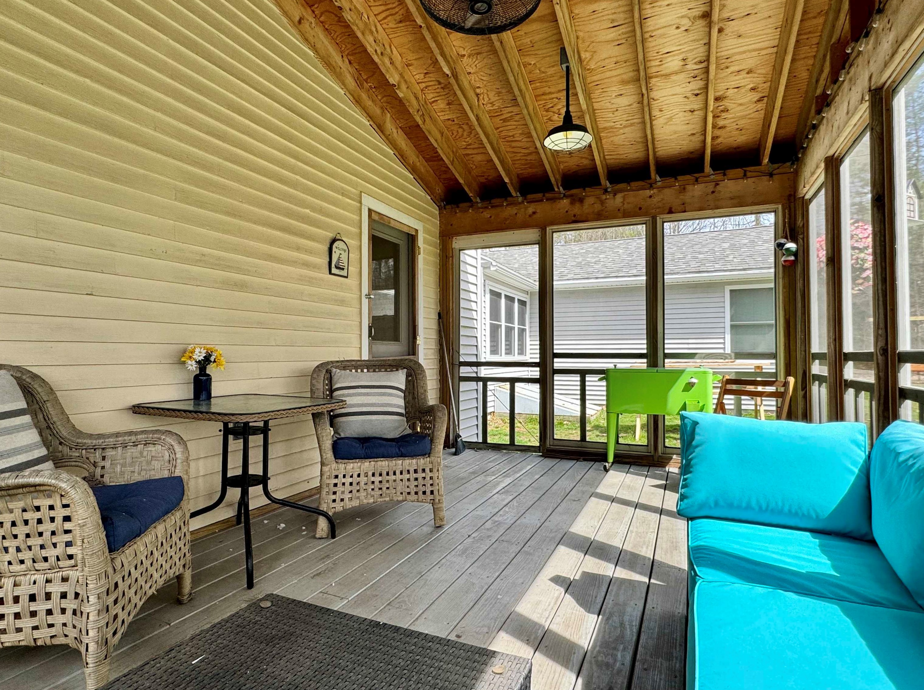 534 Franklin Pierce Hwy, Barrington NH  03825-7323 exterior