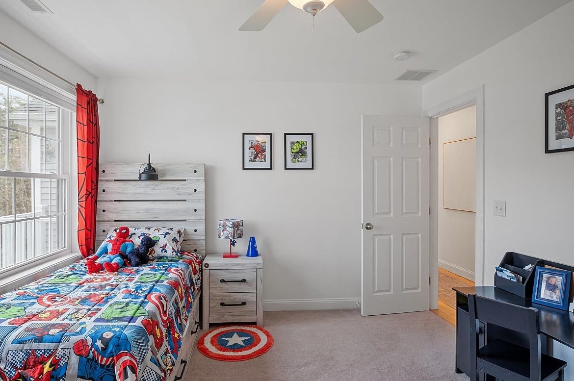 311 Shr Dr, Salem NH  03079-1318 exterior