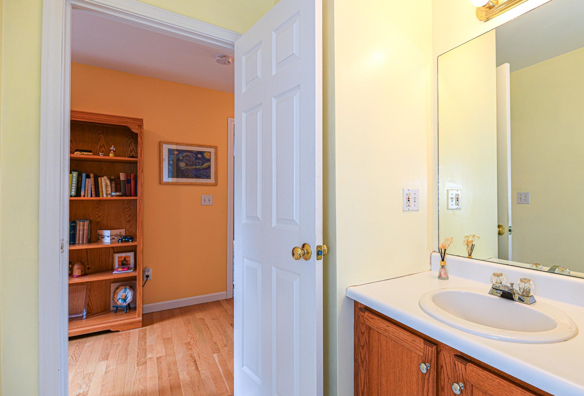 5 Pne Blf, Derry NH 03038-4908 exterior