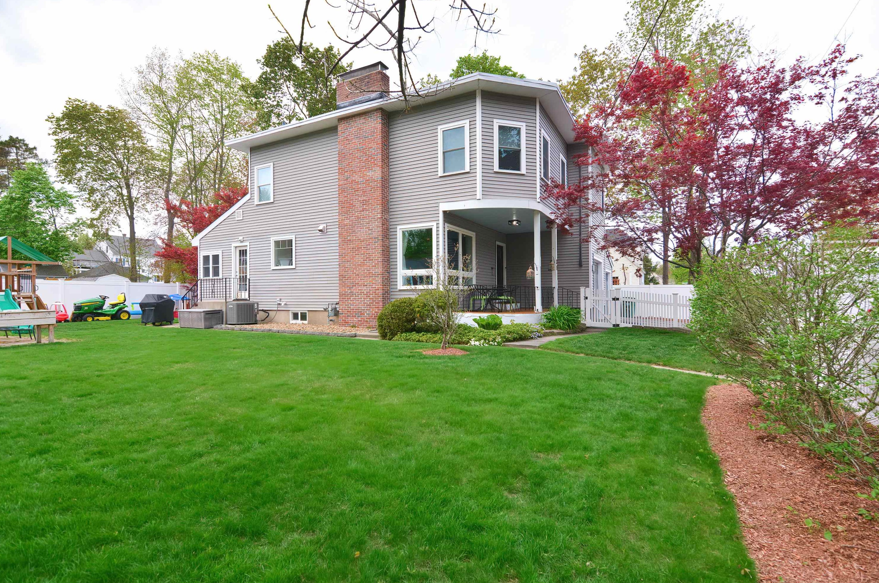 21 Fifield St, Nashua NH 03060-5177 exterior