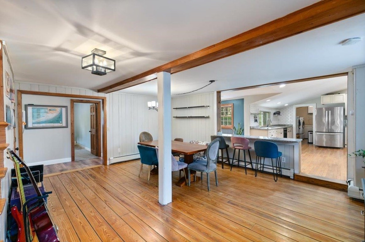 273 Main St, Danville NH  03819-3233 exterior