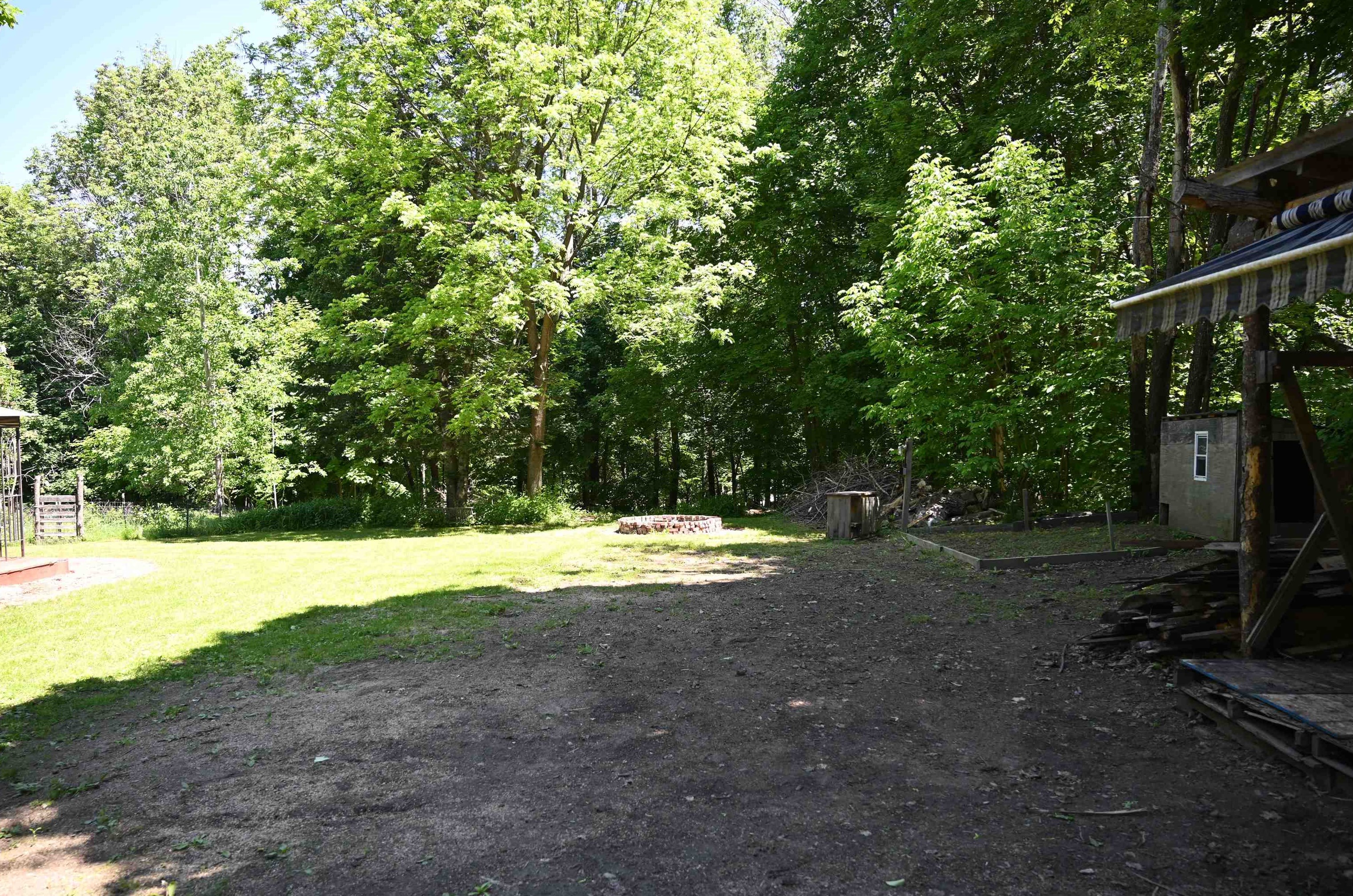 32 Berry Ave, Pittsfield NH 03263-3400 exterior