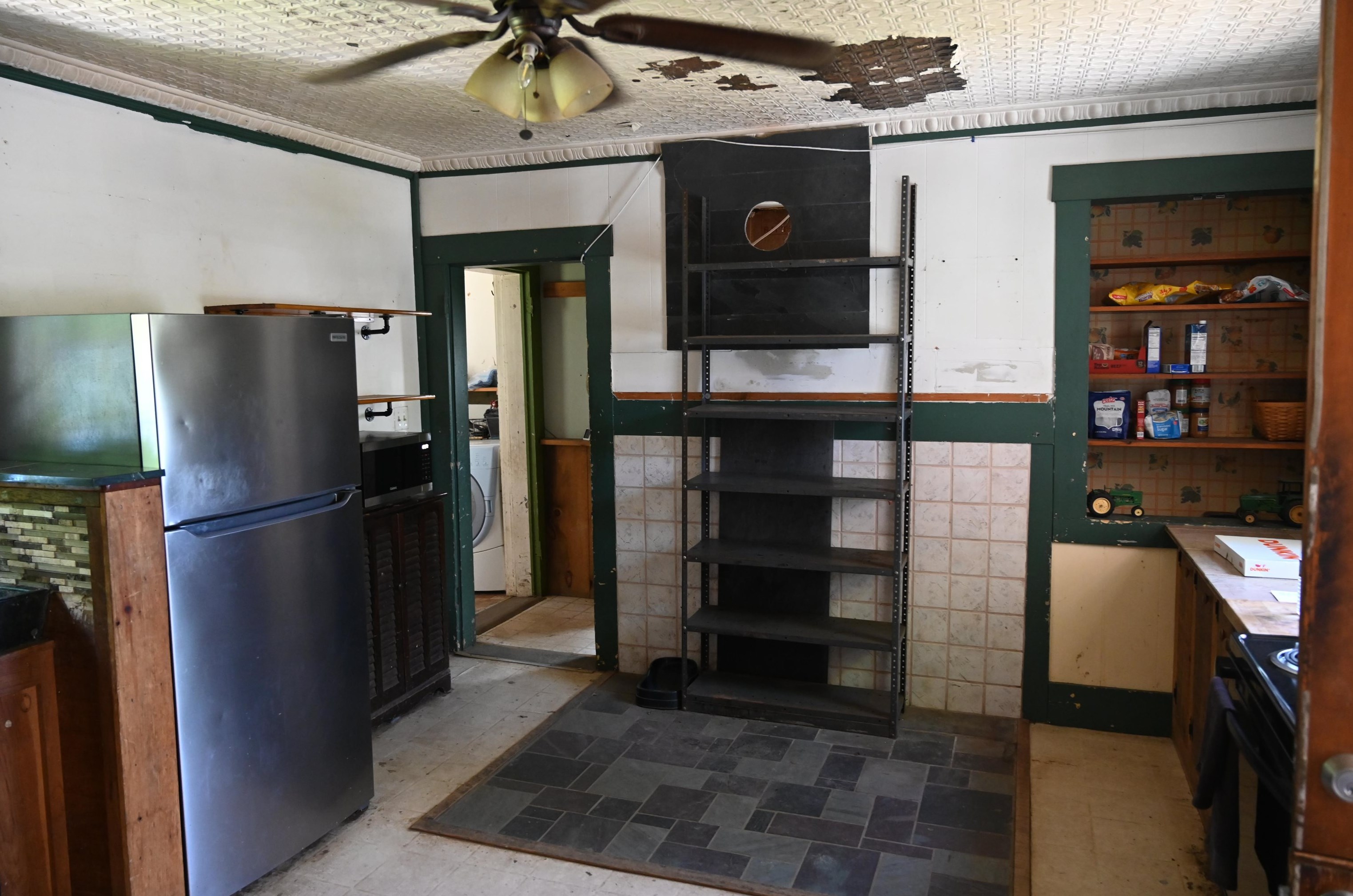 32 Berry Ave, Pittsfield NH 03263-3400 exterior