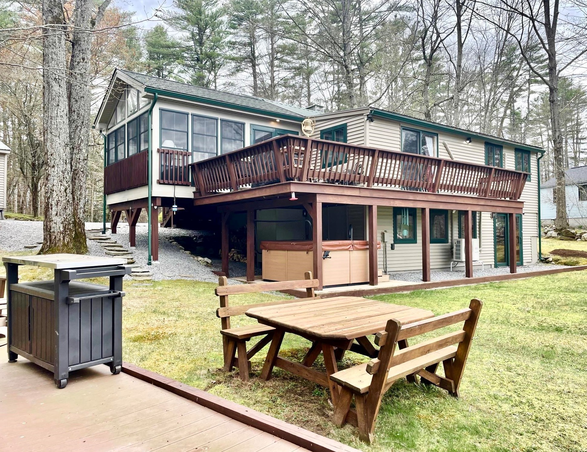 283 Rolfe Pond Dr, Hopkinton NH 03229-3375 exterior