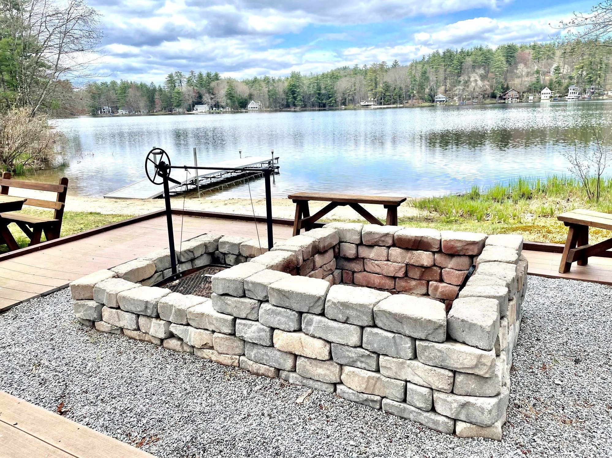 283 Rolfe Pond Dr, Hopkinton NH 03229-3375 exterior