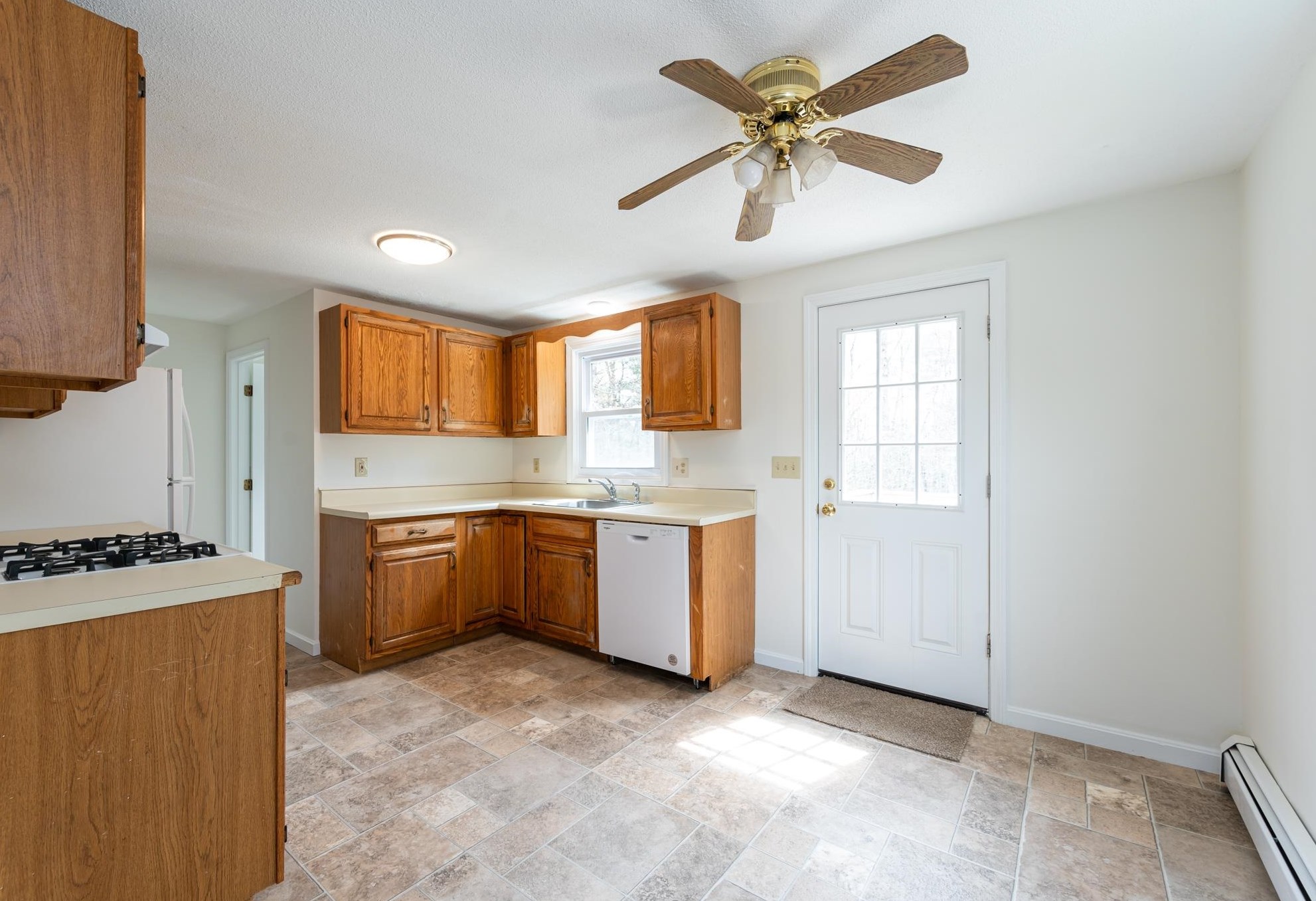 152 Porcupine Cir, Salem NH  03079-2868 exterior