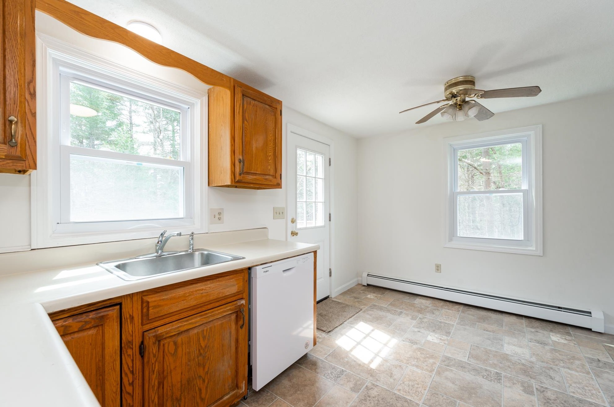 152 Porcupine Cir, Salem NH  03079-2868 exterior