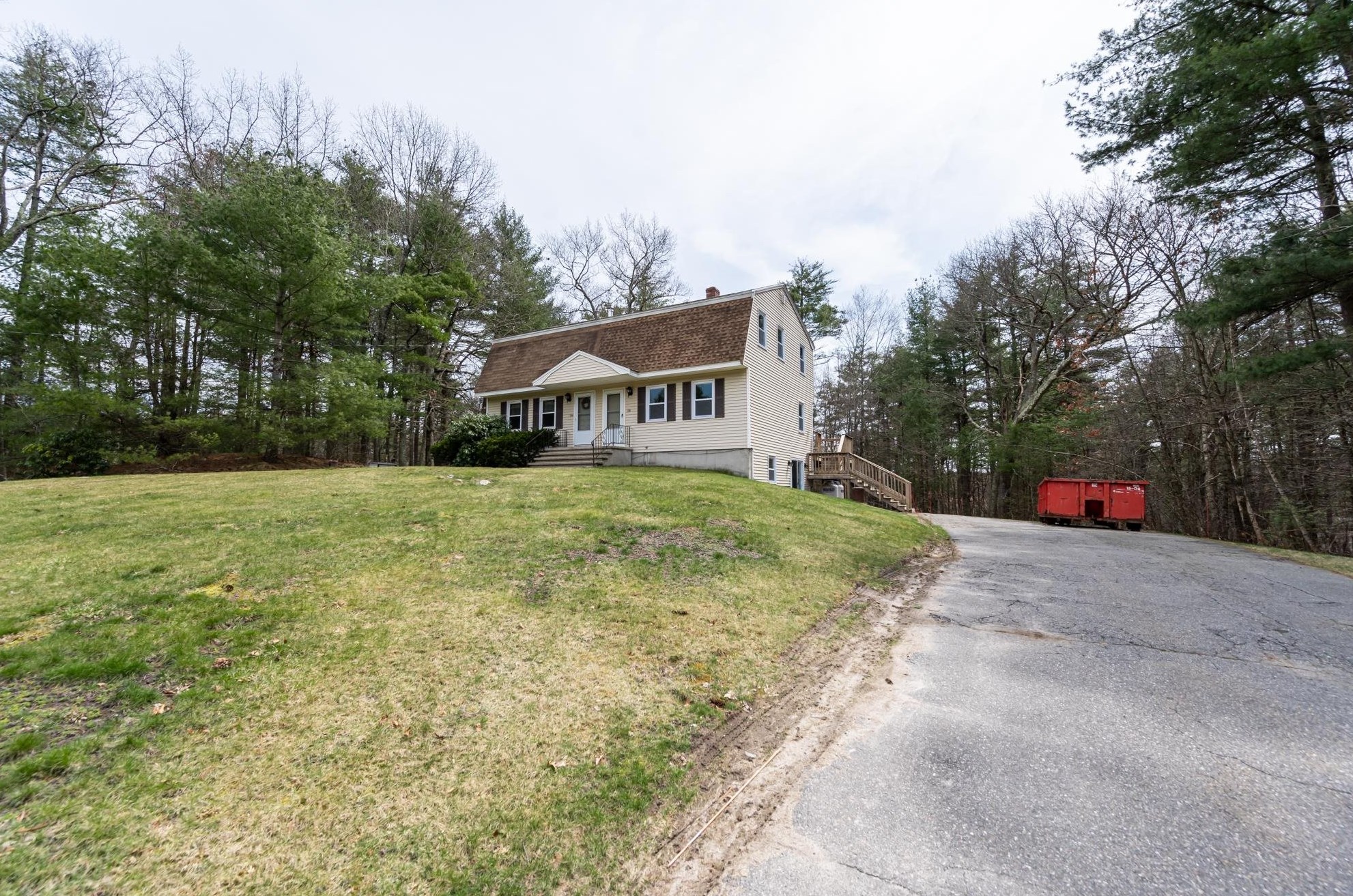 152 Porcupine Cir, Salem NH  03079-2868 exterior