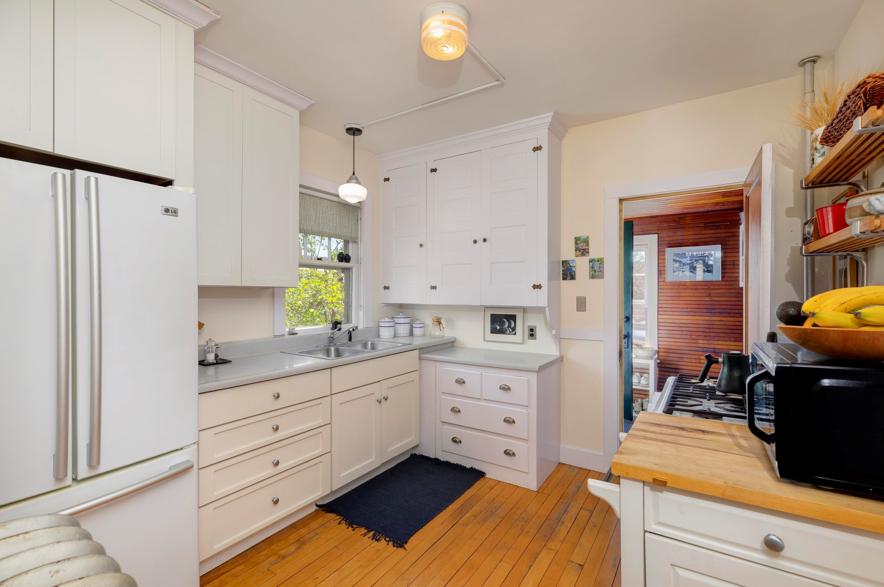 12 Elm St, Lebanon NH 03766-1802 exterior