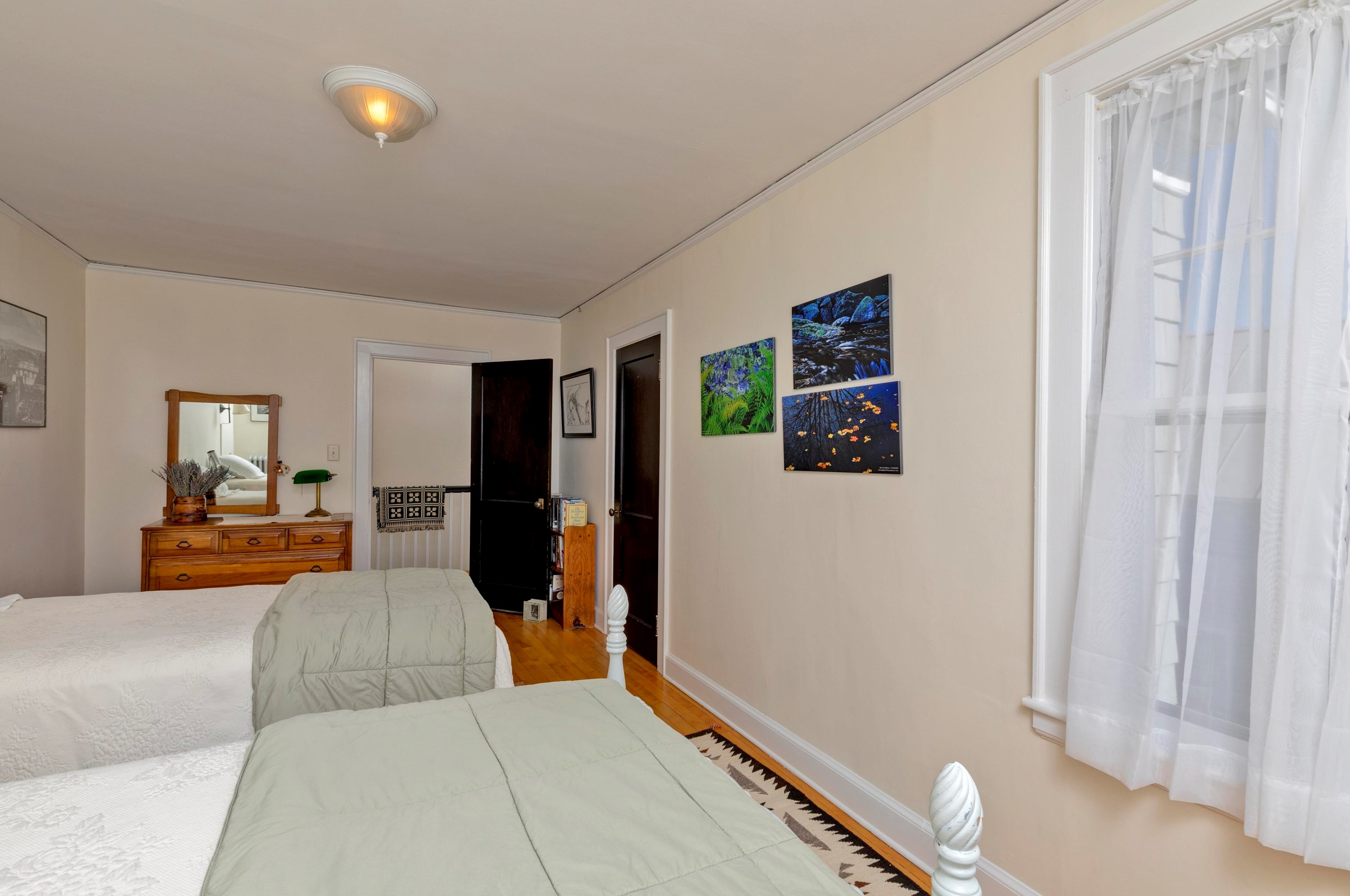 12 Elm St, Lebanon NH 03766-1802 exterior