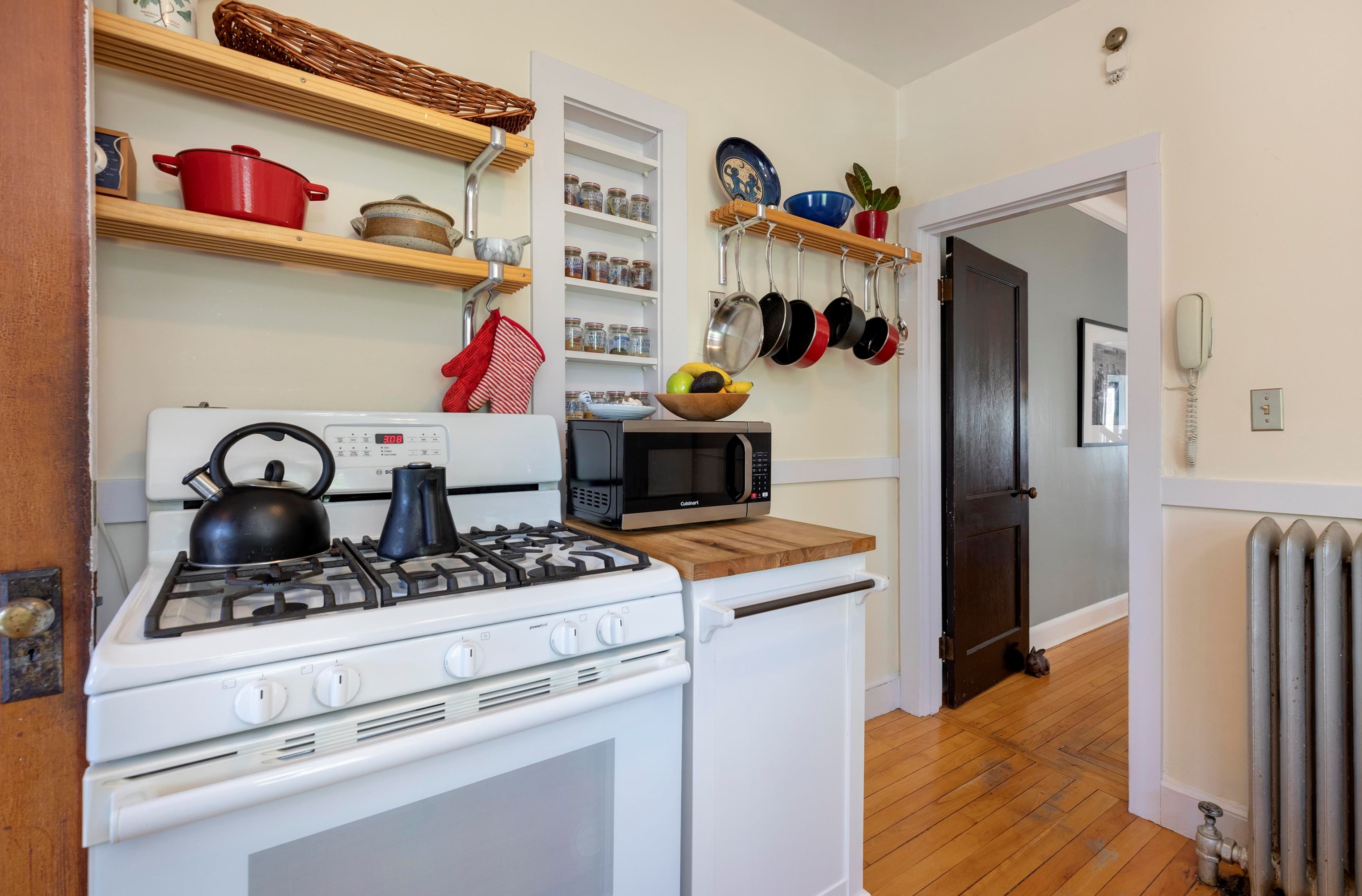 12 Elm St, Lebanon NH 03766-1802 exterior