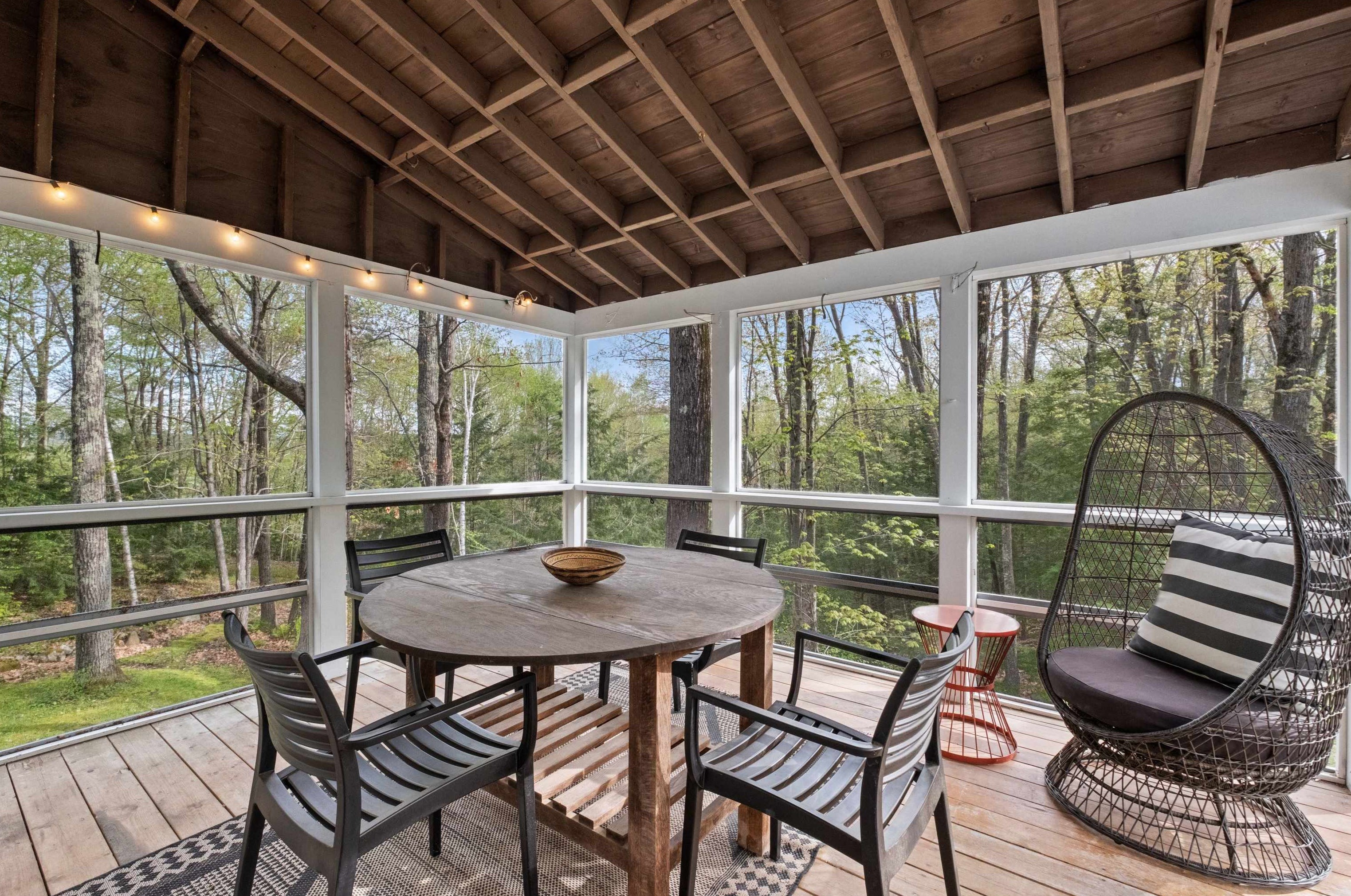 12 Surrey Dr, Concord NH 03304 exterior