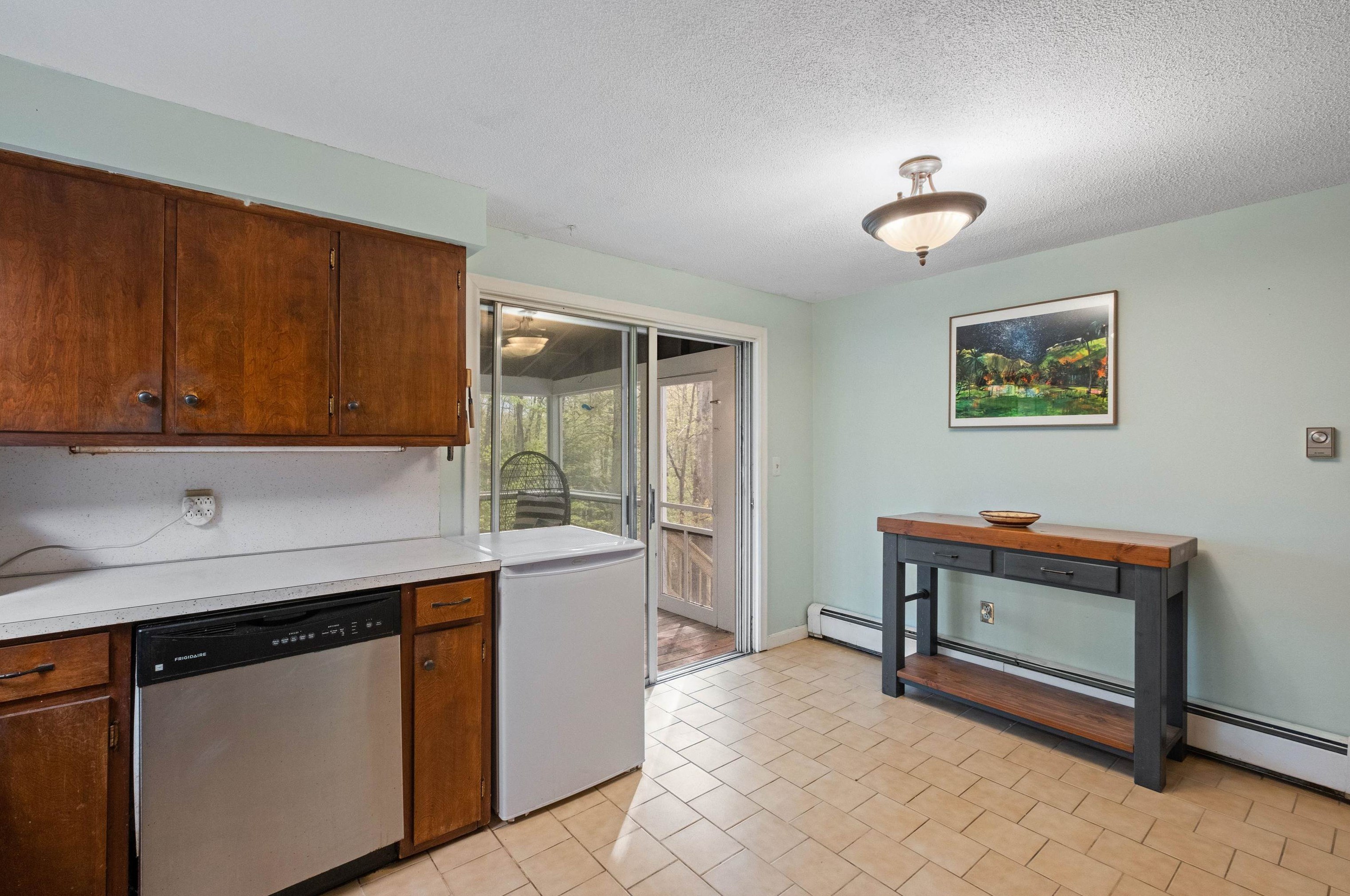 12 Surrey Dr, Concord NH 03304 exterior