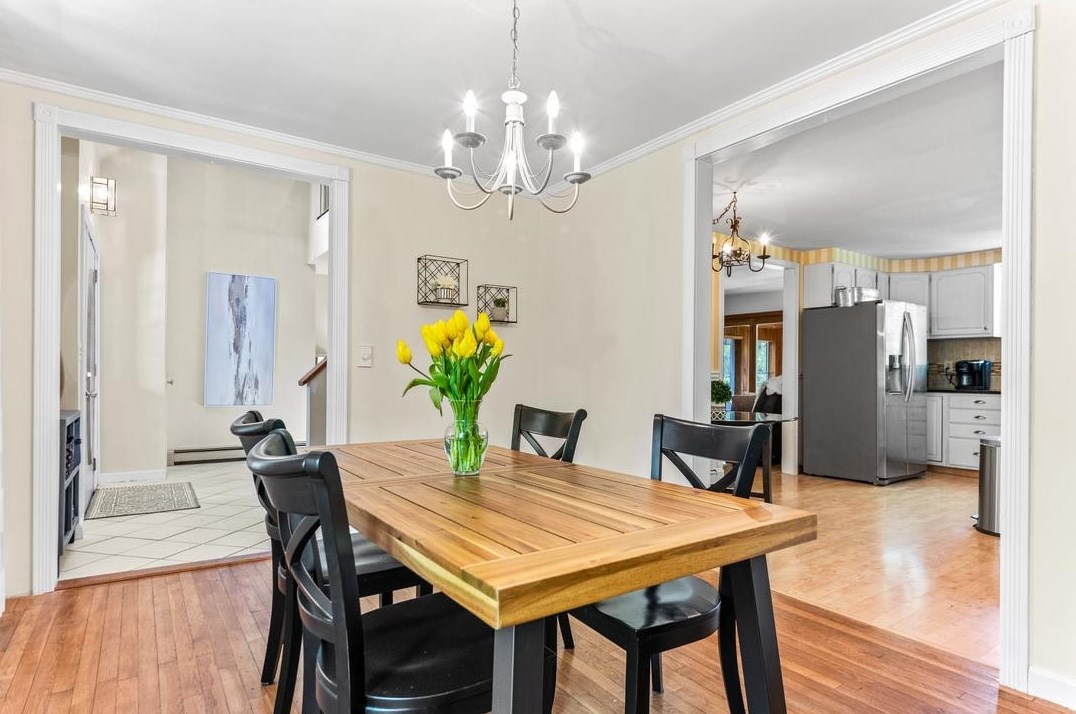 3 Bald Hl Rd, Newmarket NH  03857-2135 exterior