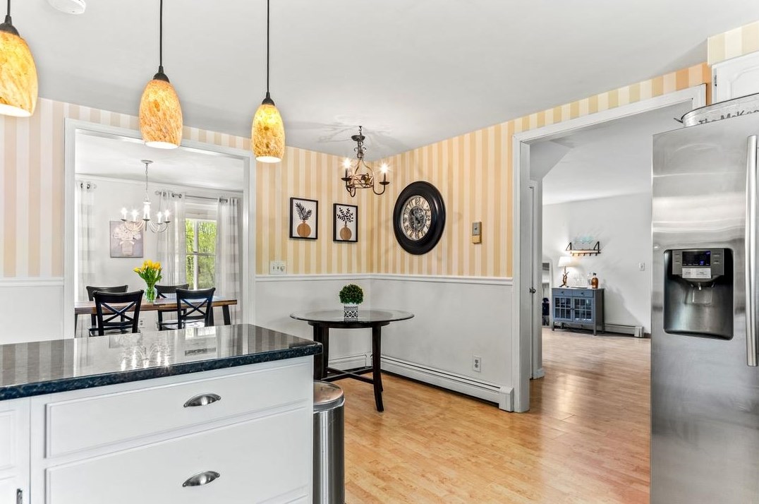 3 Bald Hl Rd, Newmarket NH  03857-2135 exterior