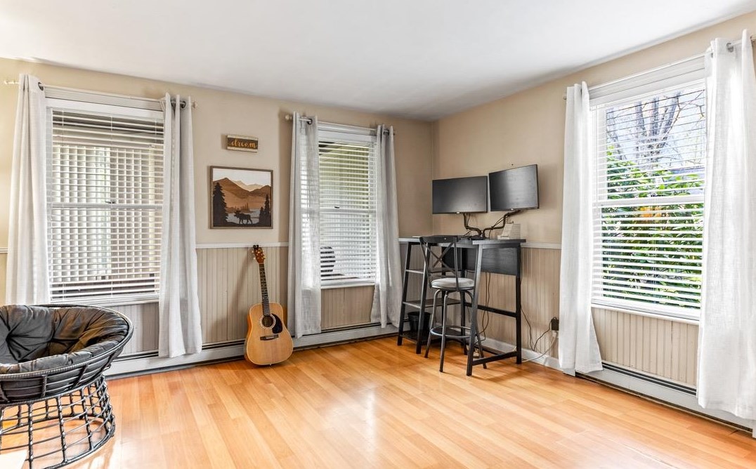 3 Bald Hl Rd, Newmarket NH  03857-2135 exterior