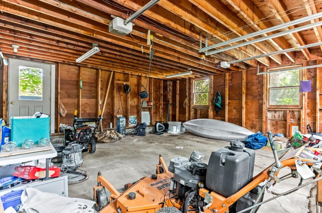 3 Bald Hl Rd, Newmarket NH  03857-2135 exterior