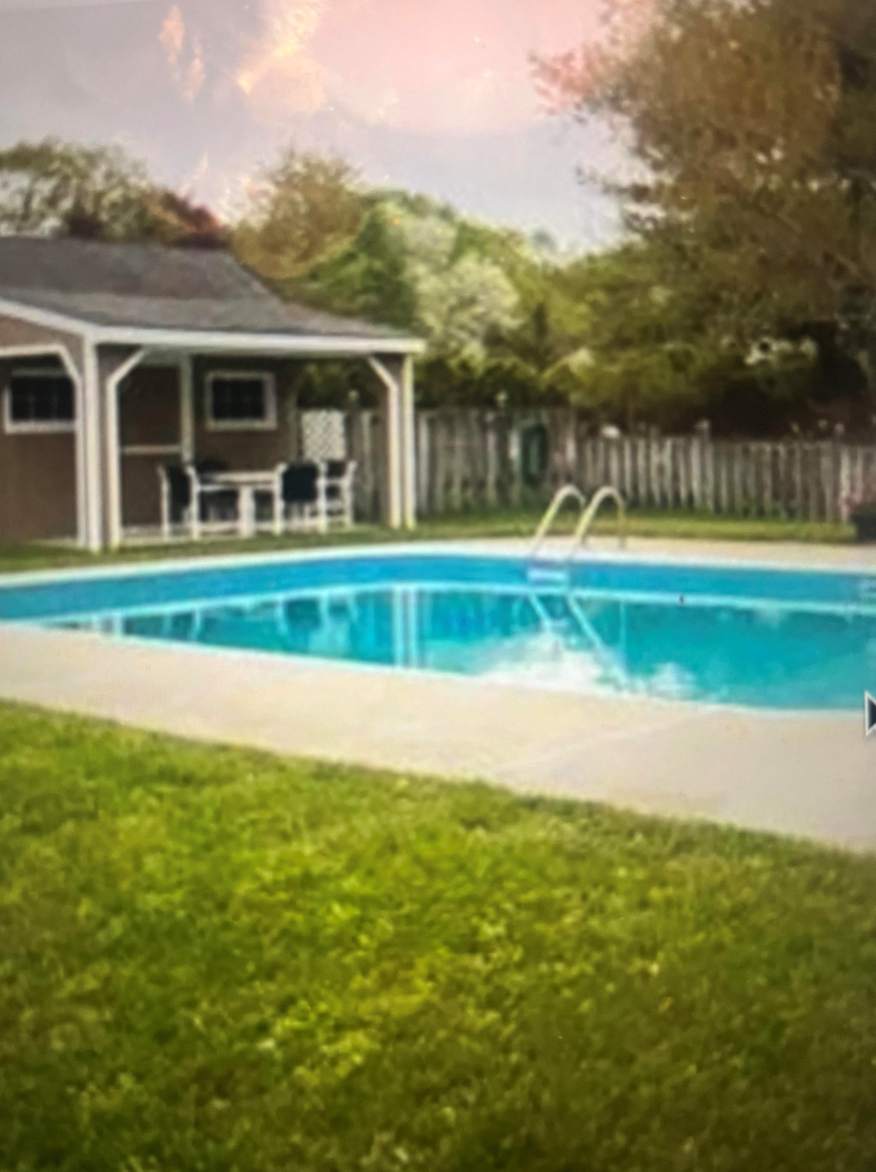 3 Bald Hl Rd, Newmarket NH  03857-2135 exterior