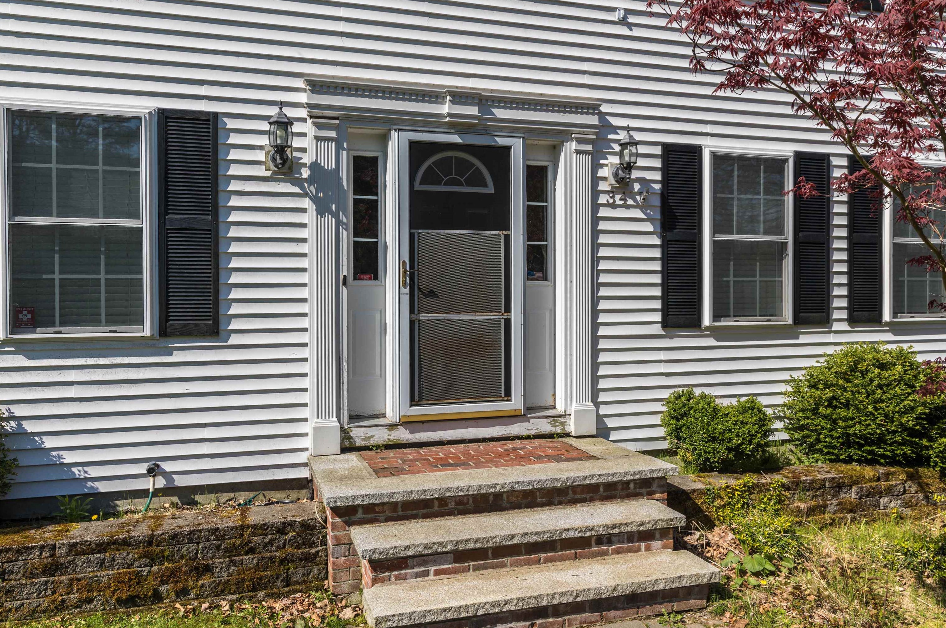 34 Nora Ct, New Ipswich NH 03071-3504 exterior