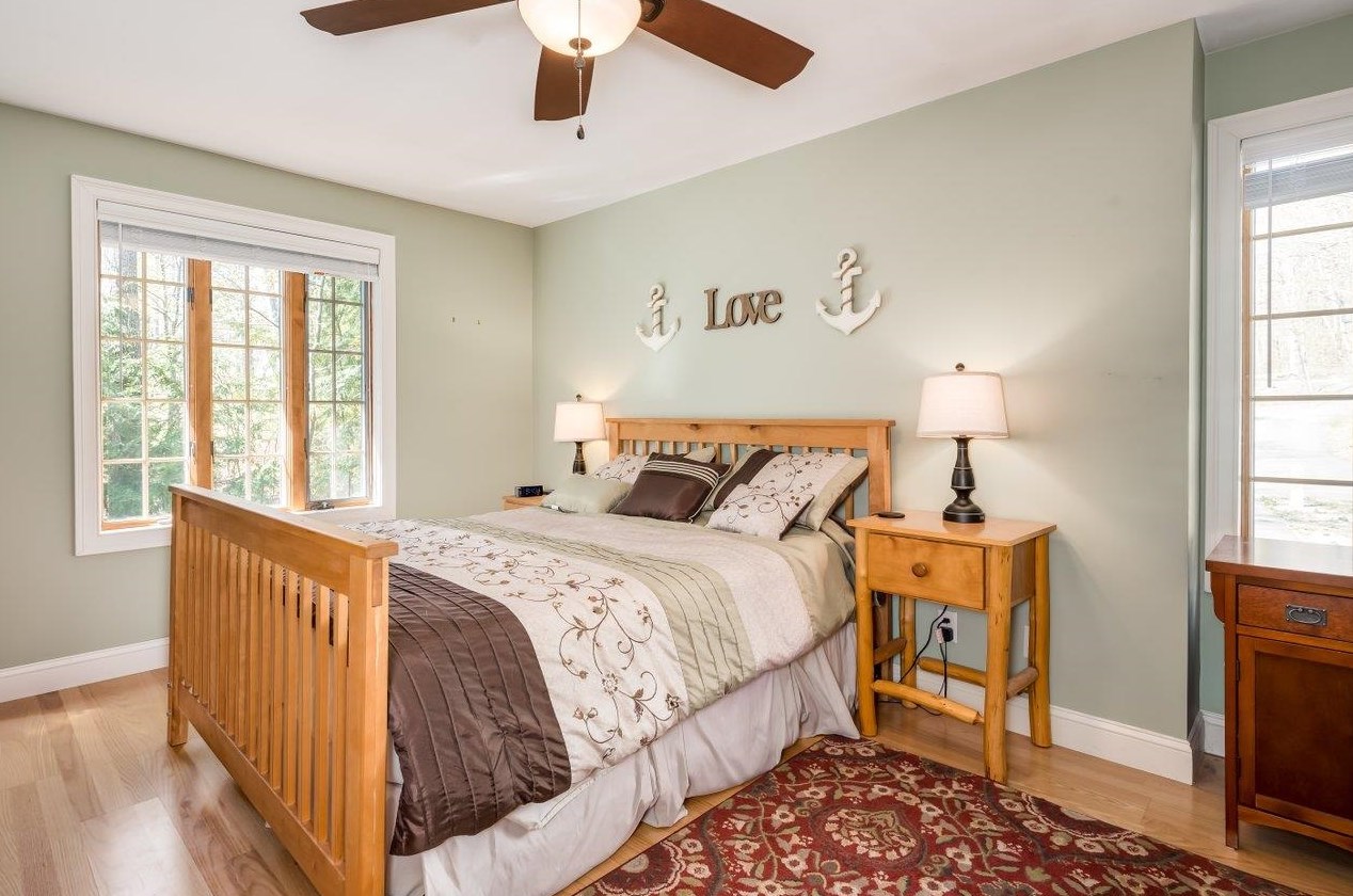 1 Ridge View Ln, Deerfield NH  03037-1141 exterior