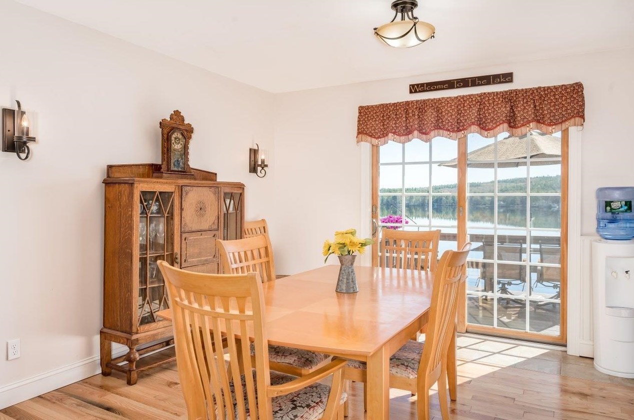 1 Ridge View Ln, Deerfield NH  03037-1141 exterior