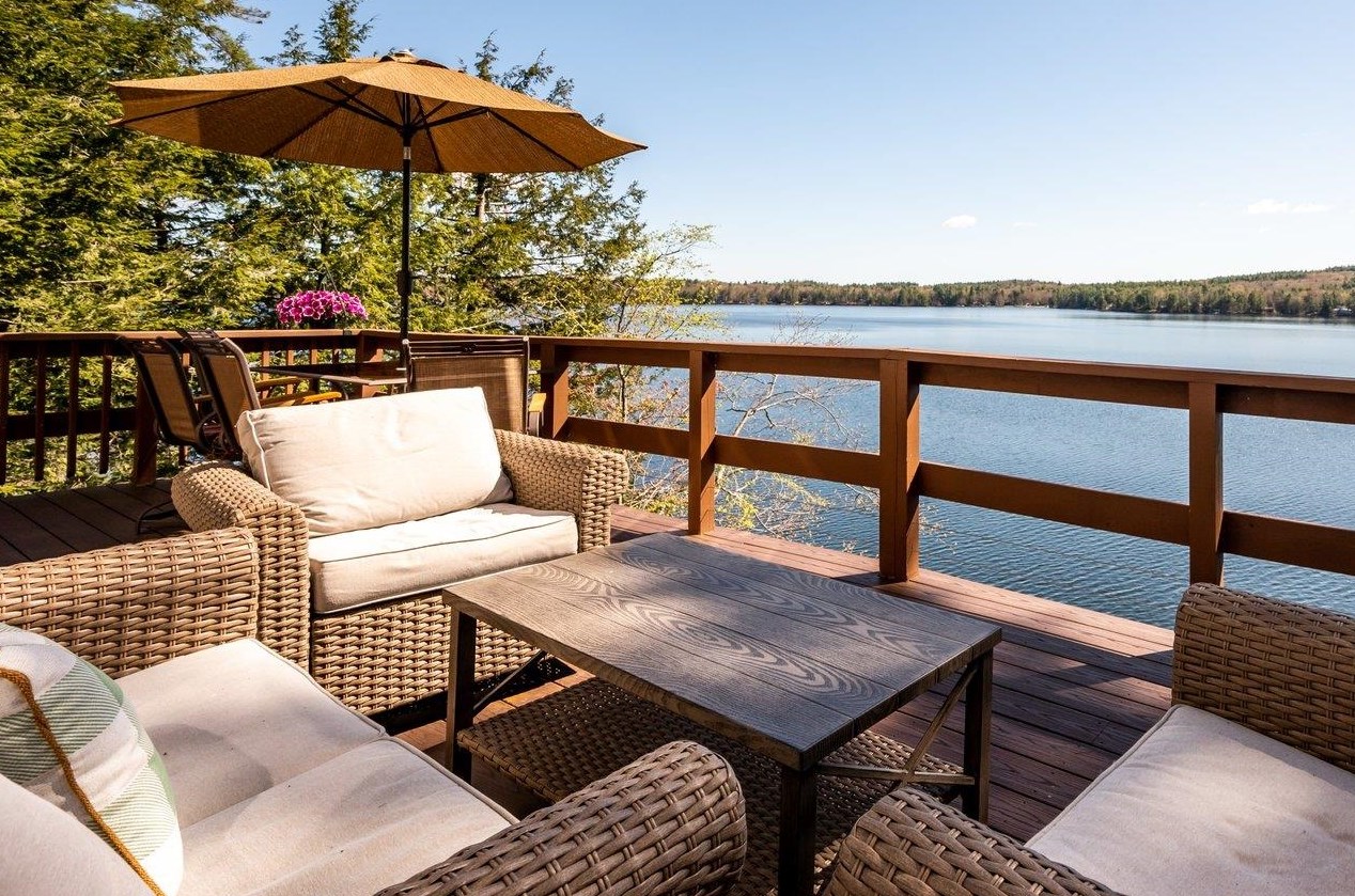 1 Ridge View Ln, Deerfield NH  03037-1141 exterior