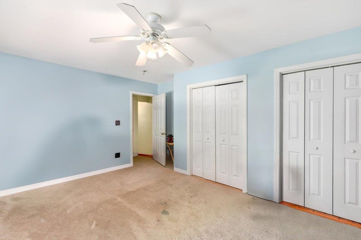 6 Hunt St, Salem NH 03079-1663 exterior