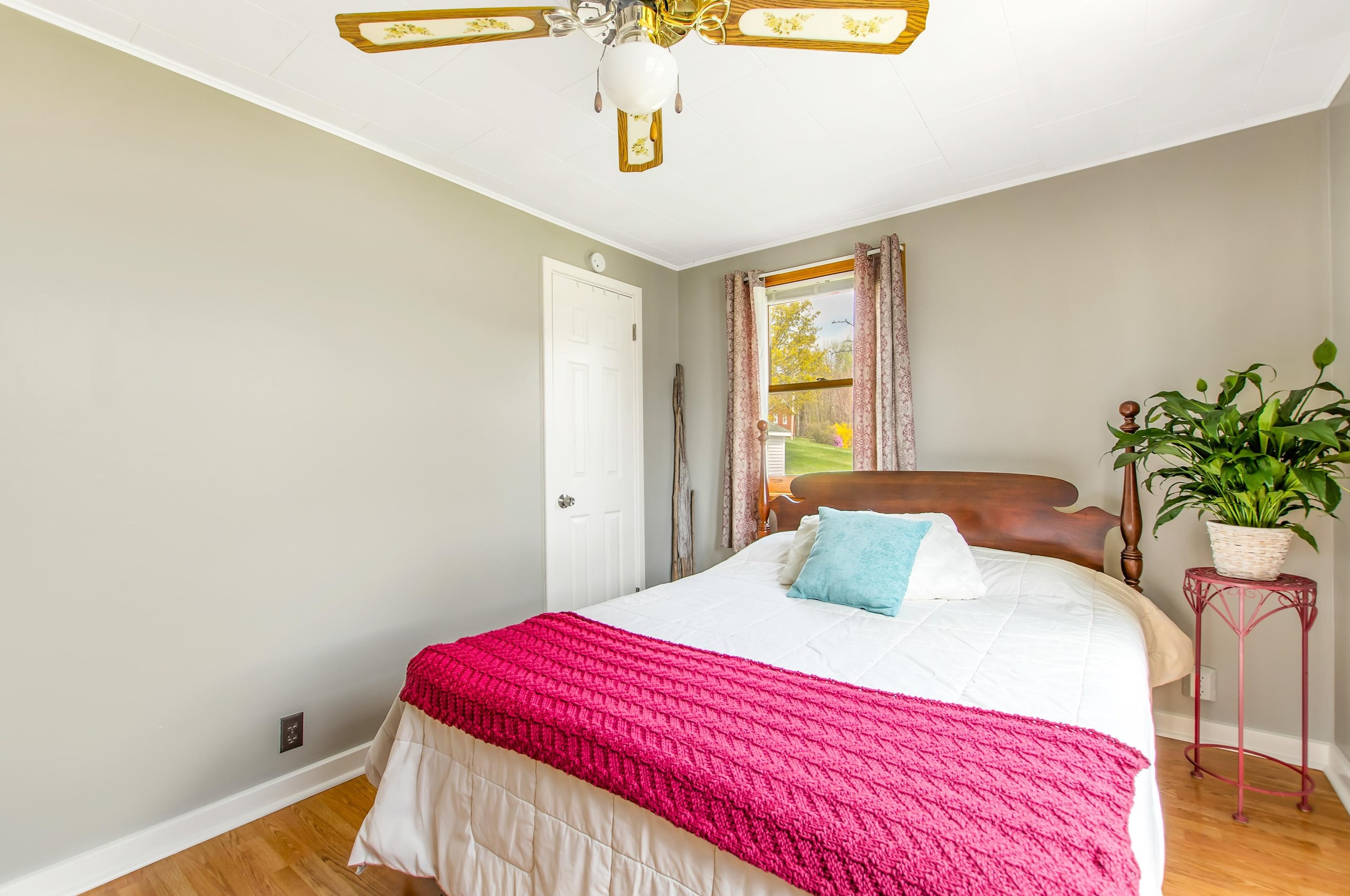 29 Jordan Ave, Berlin NH  03570-2604 exterior