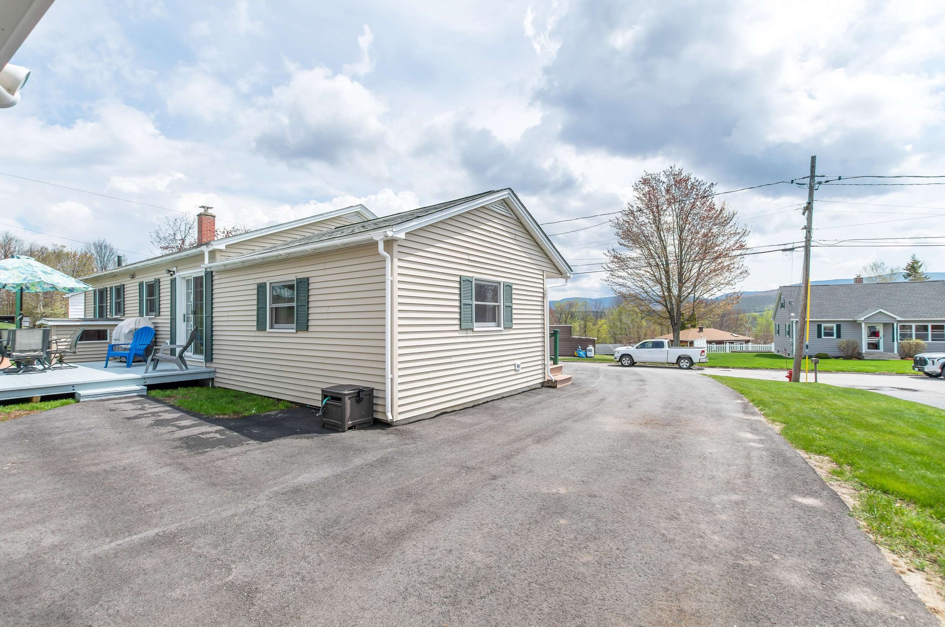 29 Jordan Ave, Berlin NH  03570-2604 exterior