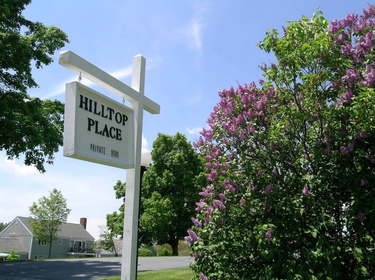 145 Hilltop Pl, New London NH  03257-5412 exterior