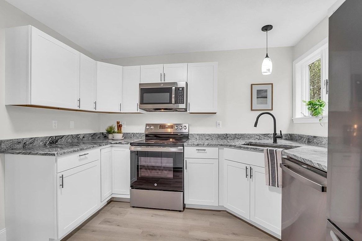 14 Autumn Way, Seabrook NH 03874-4249 exterior