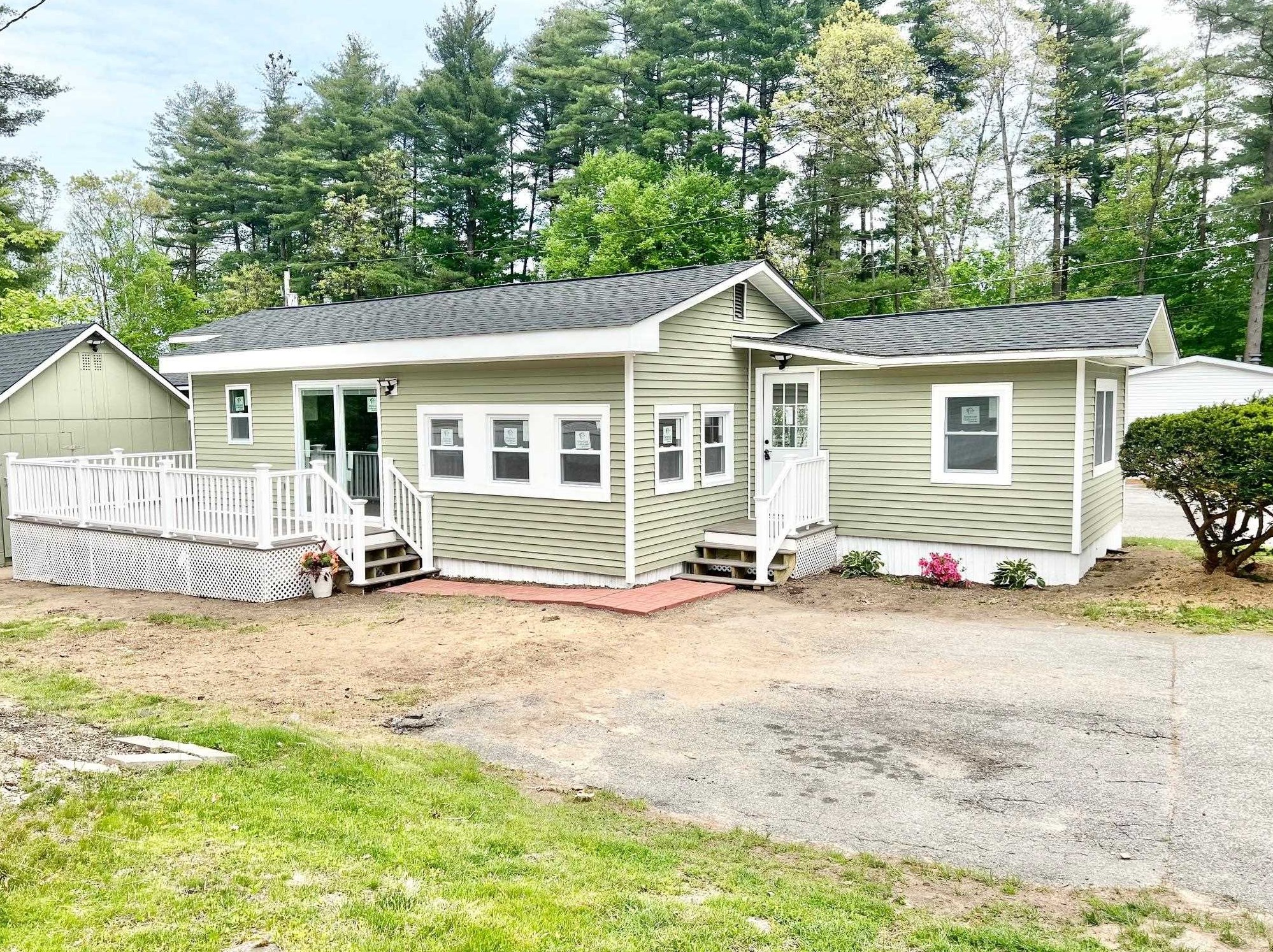 5 Pearl Ct, Merrimack NH 03054-4802 exterior