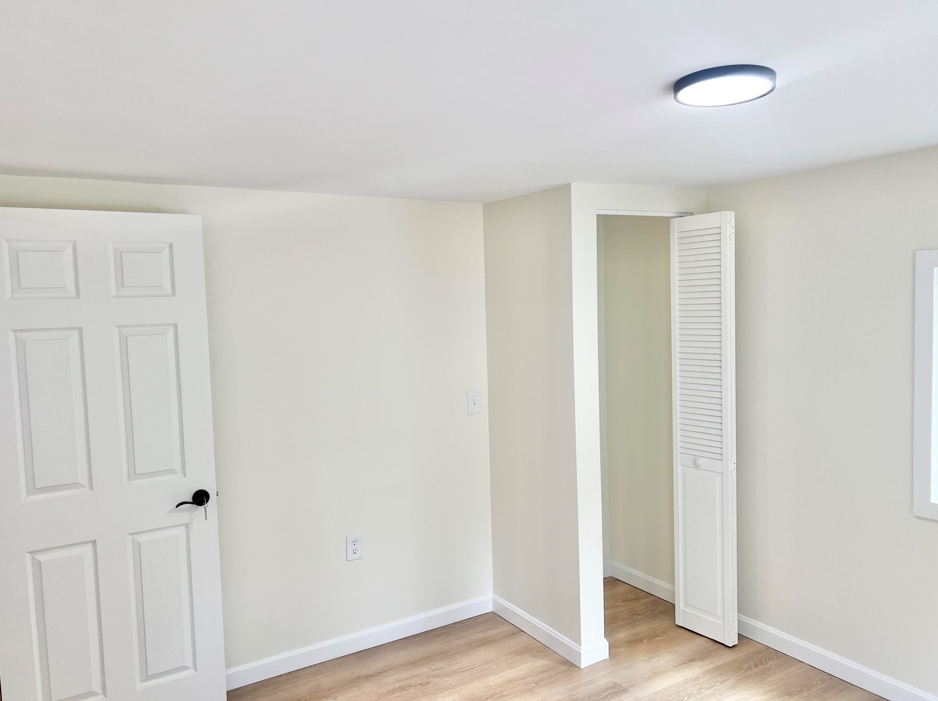 5 Pearl Ct, Merrimack NH 03054-4802 exterior