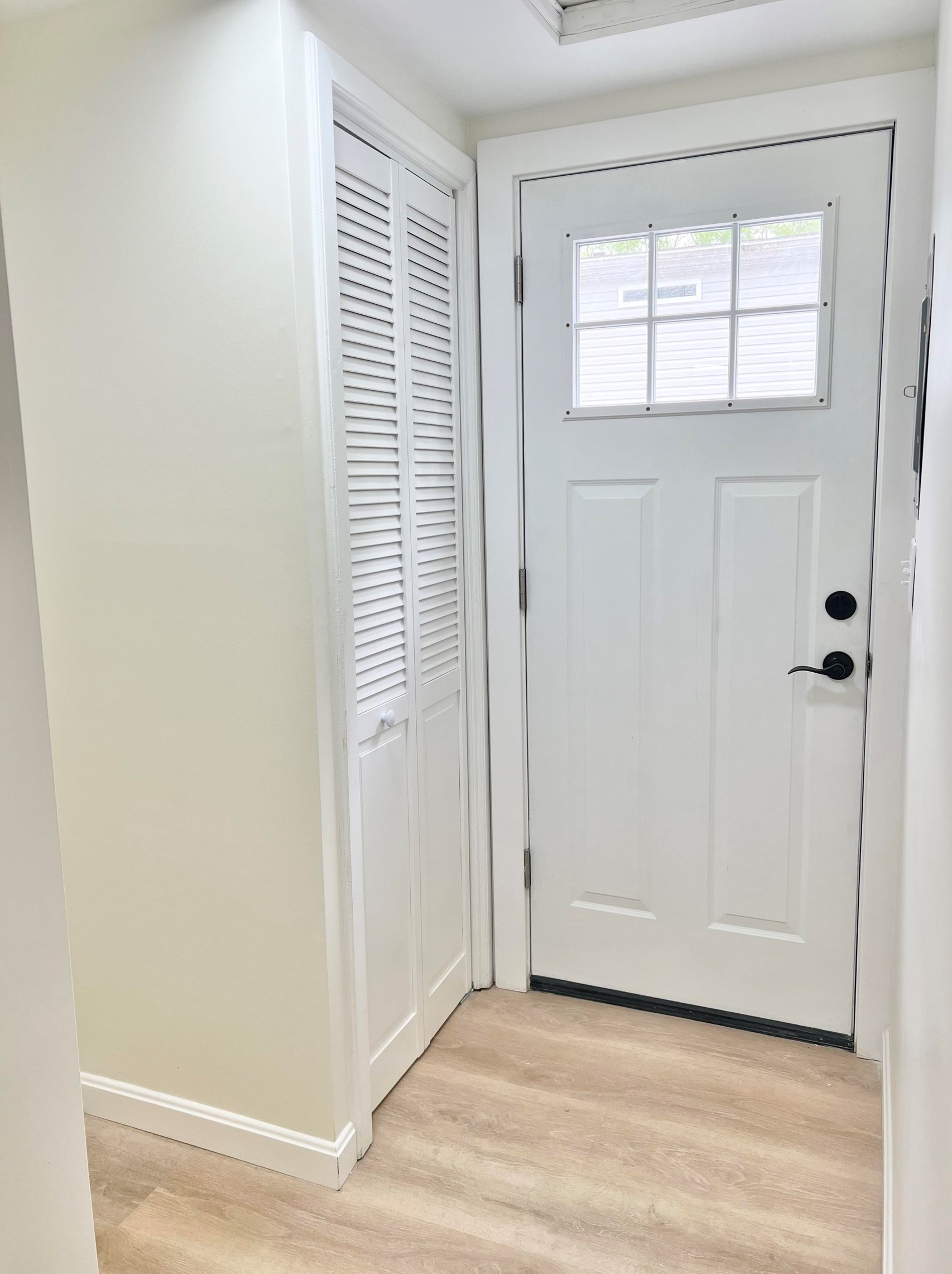 5 Pearl Ct, Merrimack NH 03054-4802 exterior