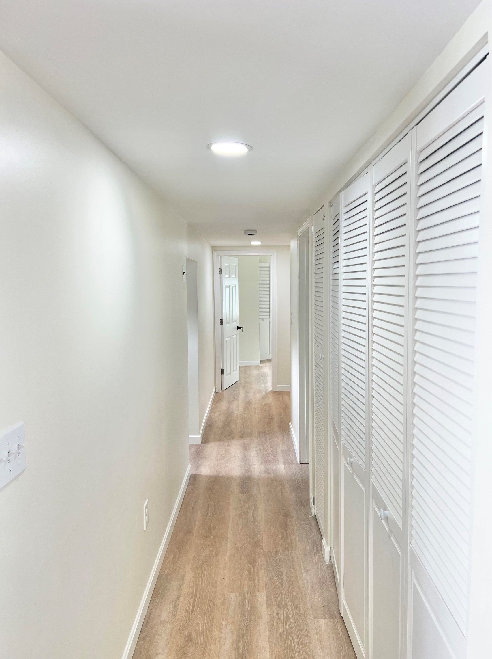 5 Pearl Ct, Merrimack NH 03054-4802 exterior