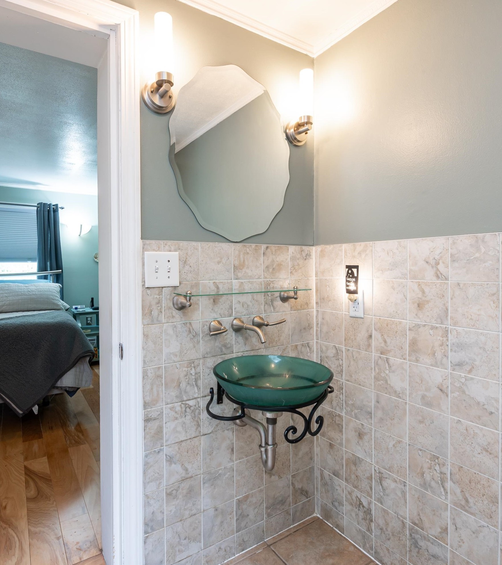 48 Dorothy Dr, Epping NH 03042-2316 exterior