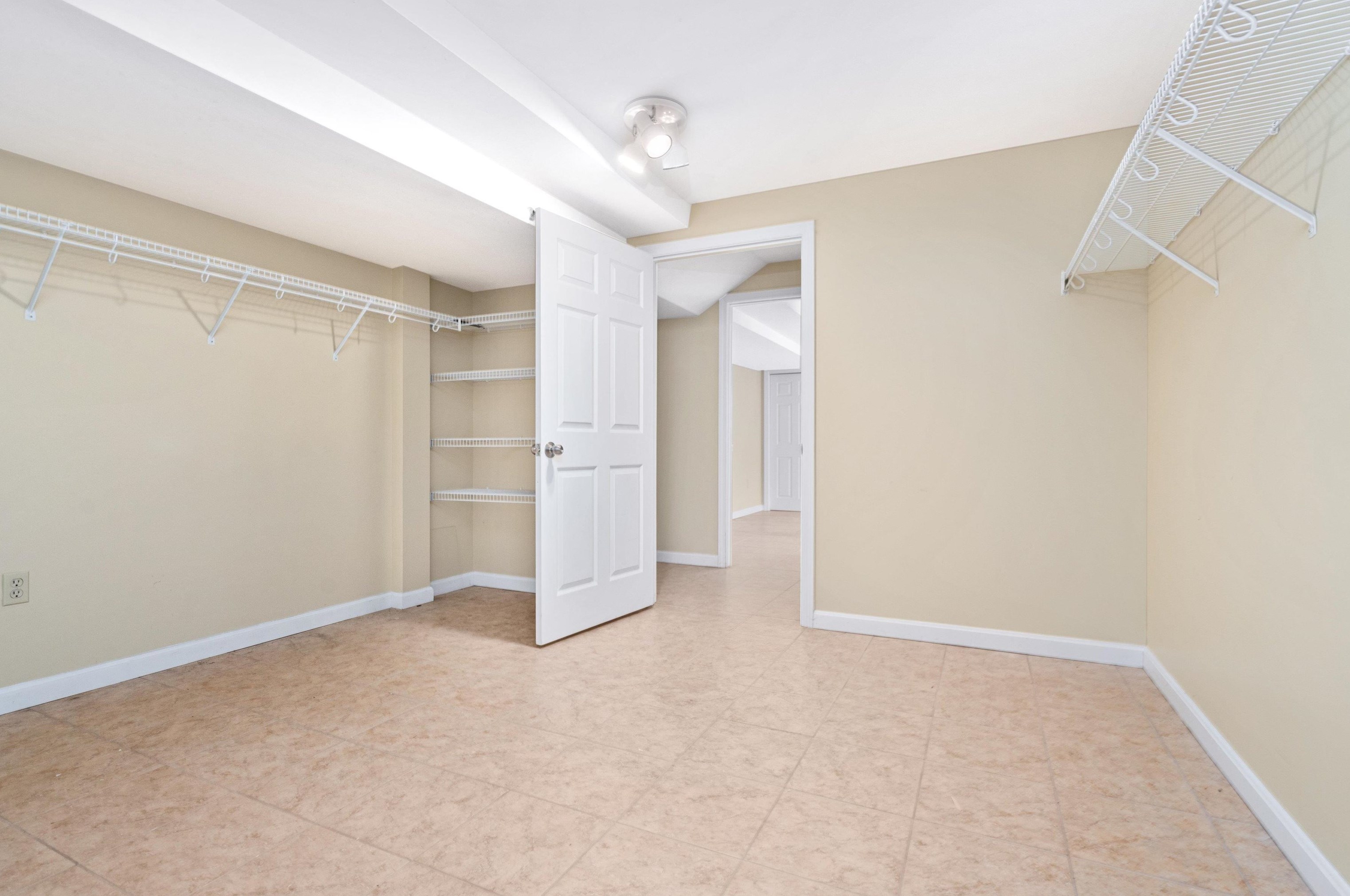 134 Jenkins Rd, Manchester NH 03110-5042 exterior